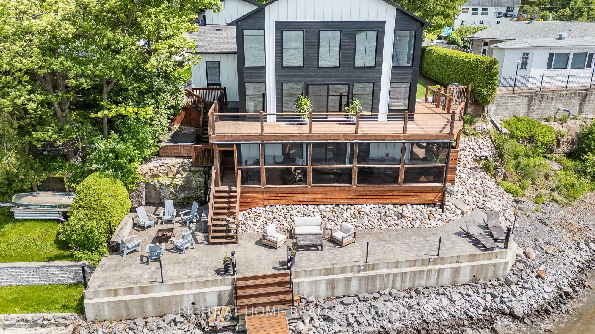 2120 Du Chateau Avenue