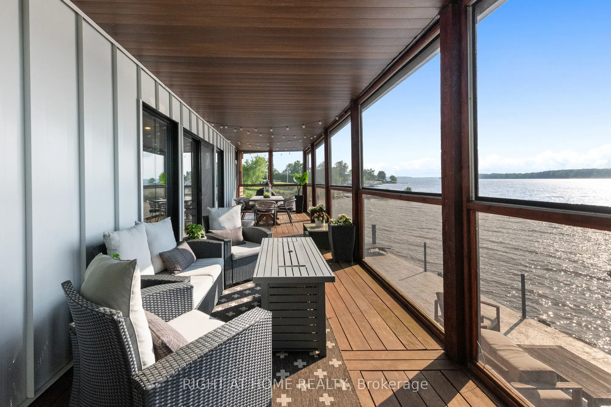 2120 Du Chateau Avenue