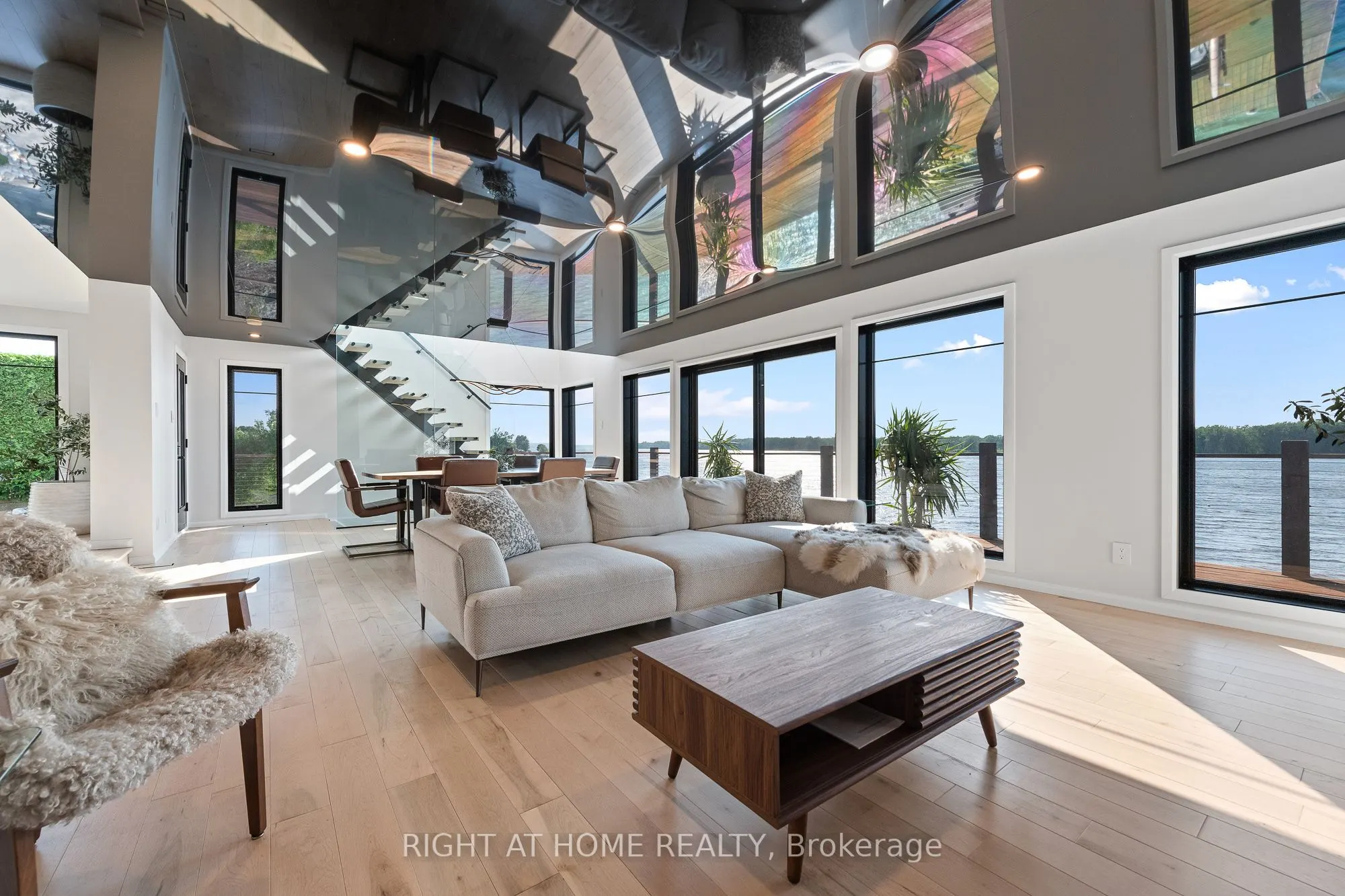 2120 Du Chateau Avenue