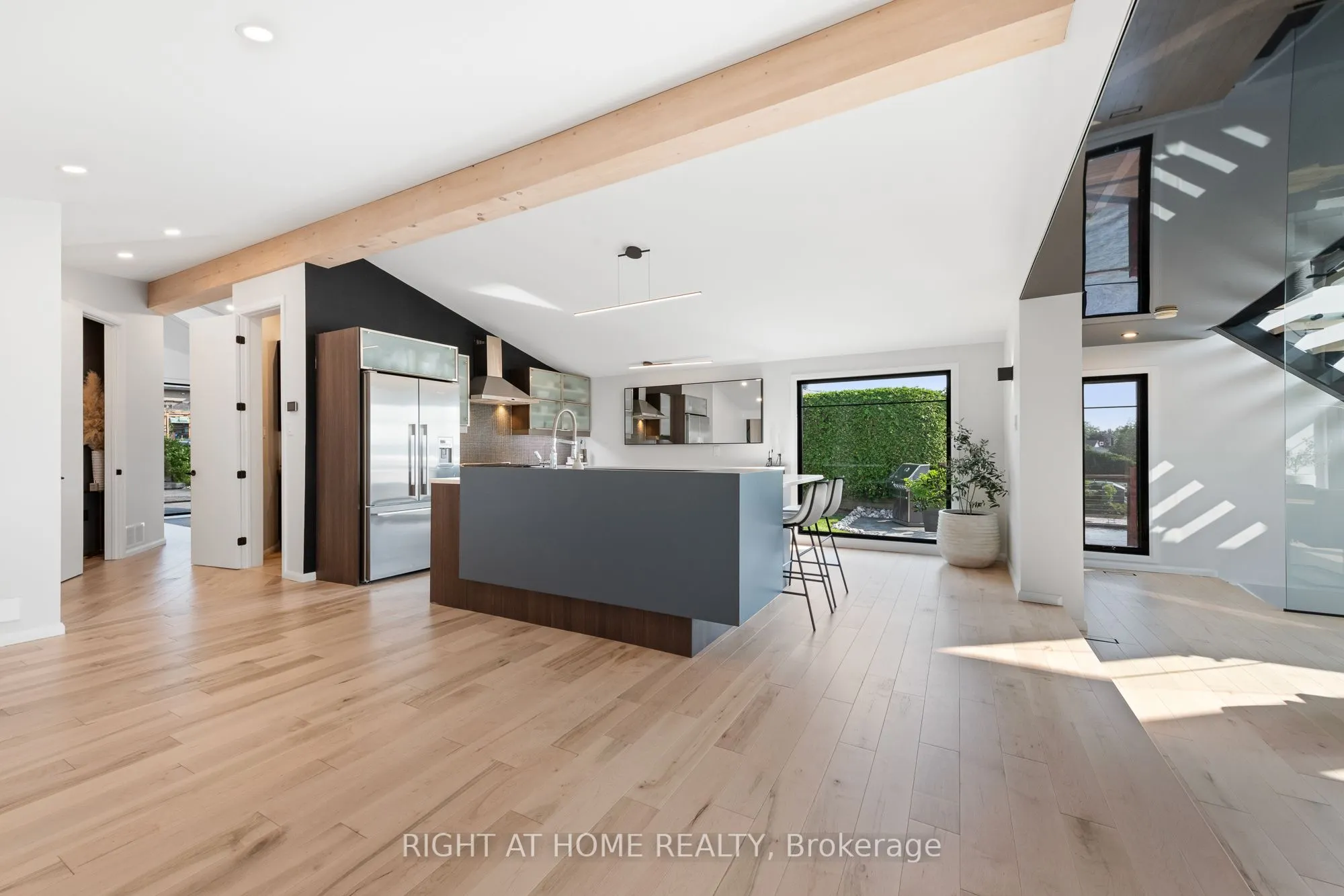 2120 Du Chateau Avenue