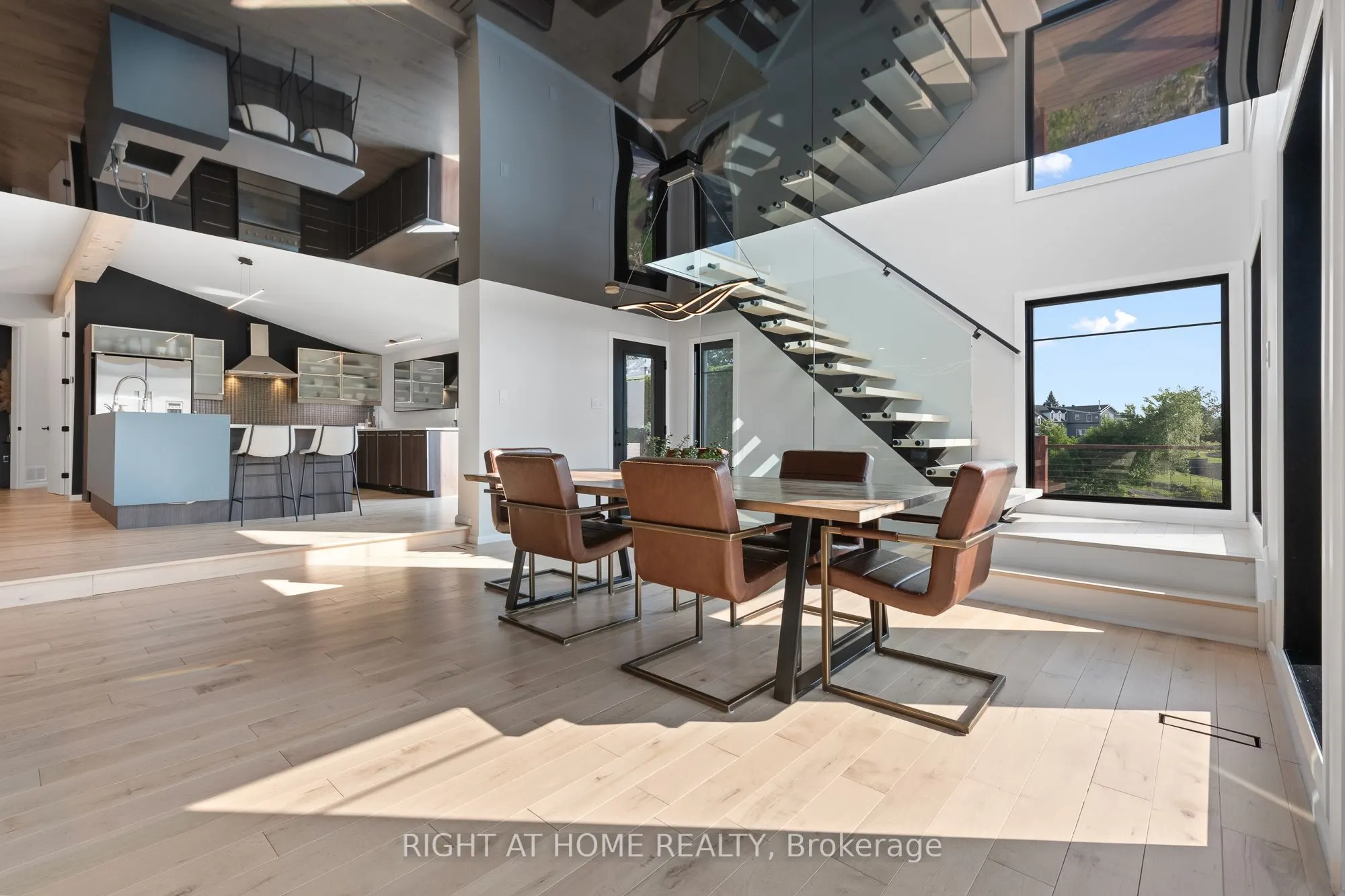 2120 Du Chateau Avenue