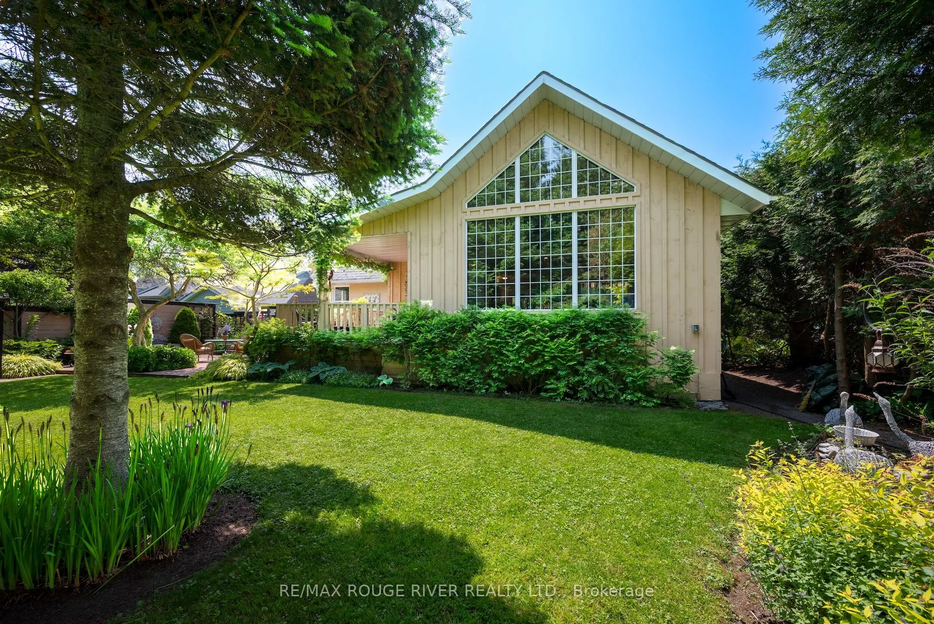 546 Lakeshore Road
