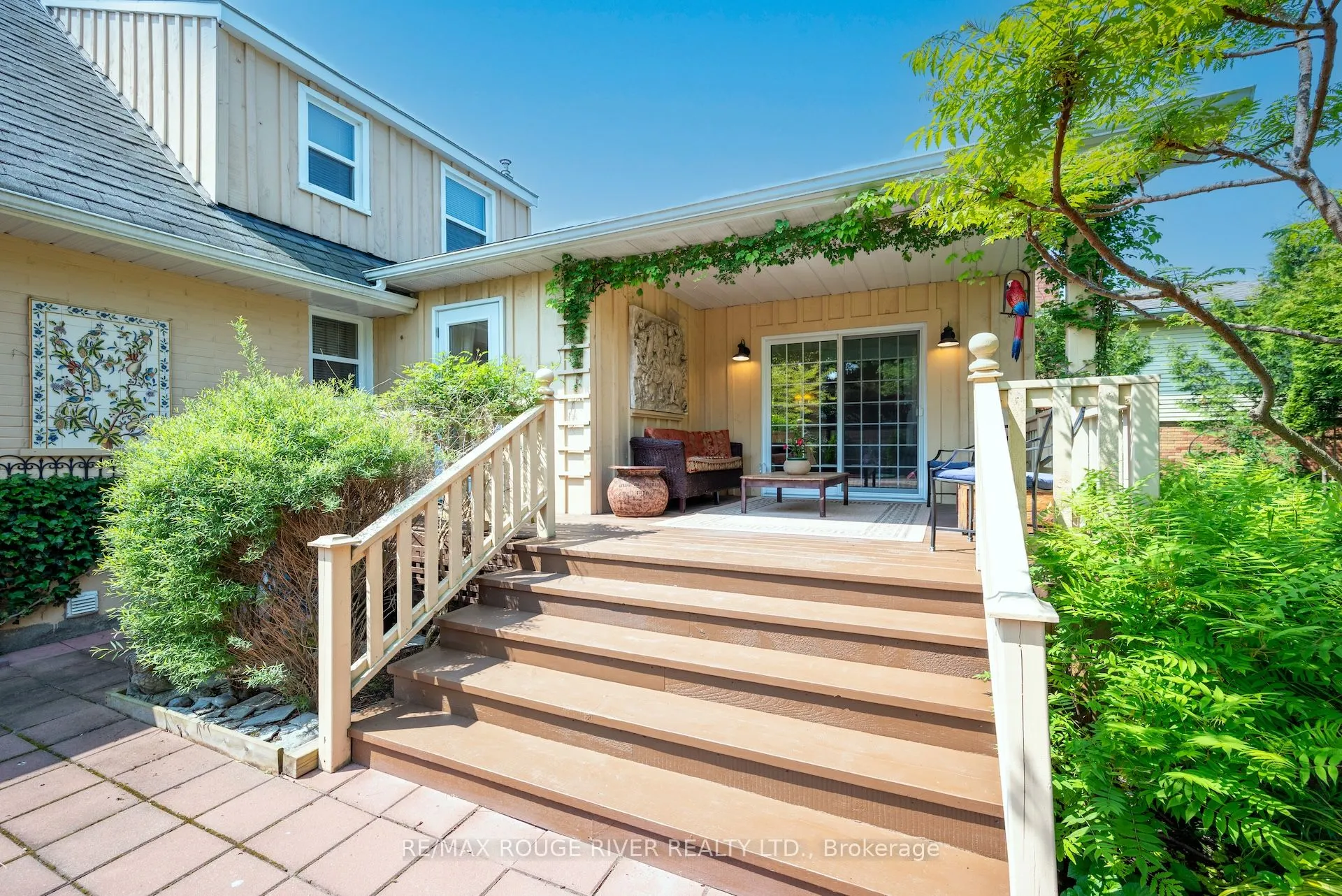 546 Lakeshore Road