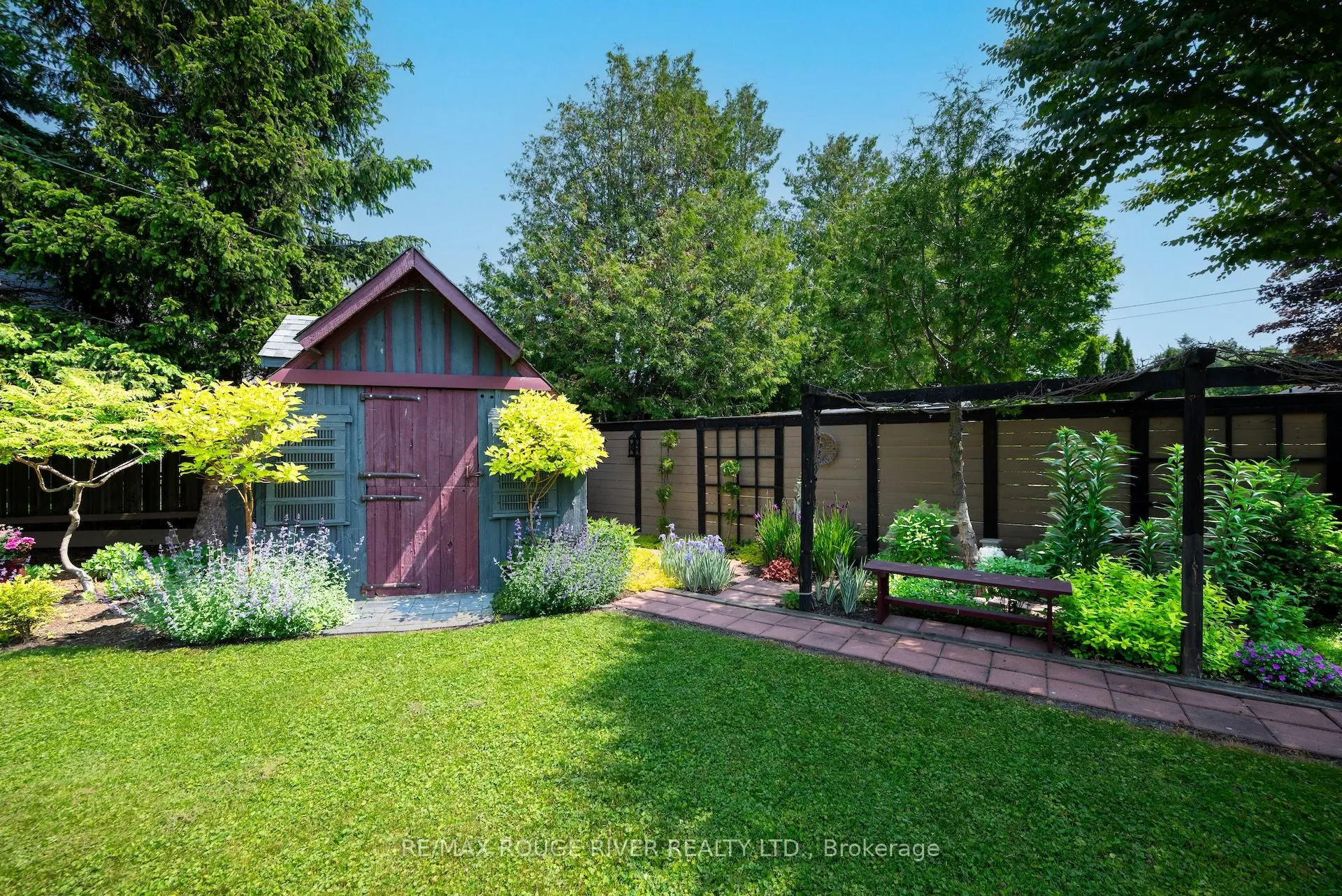 546 Lakeshore Road
