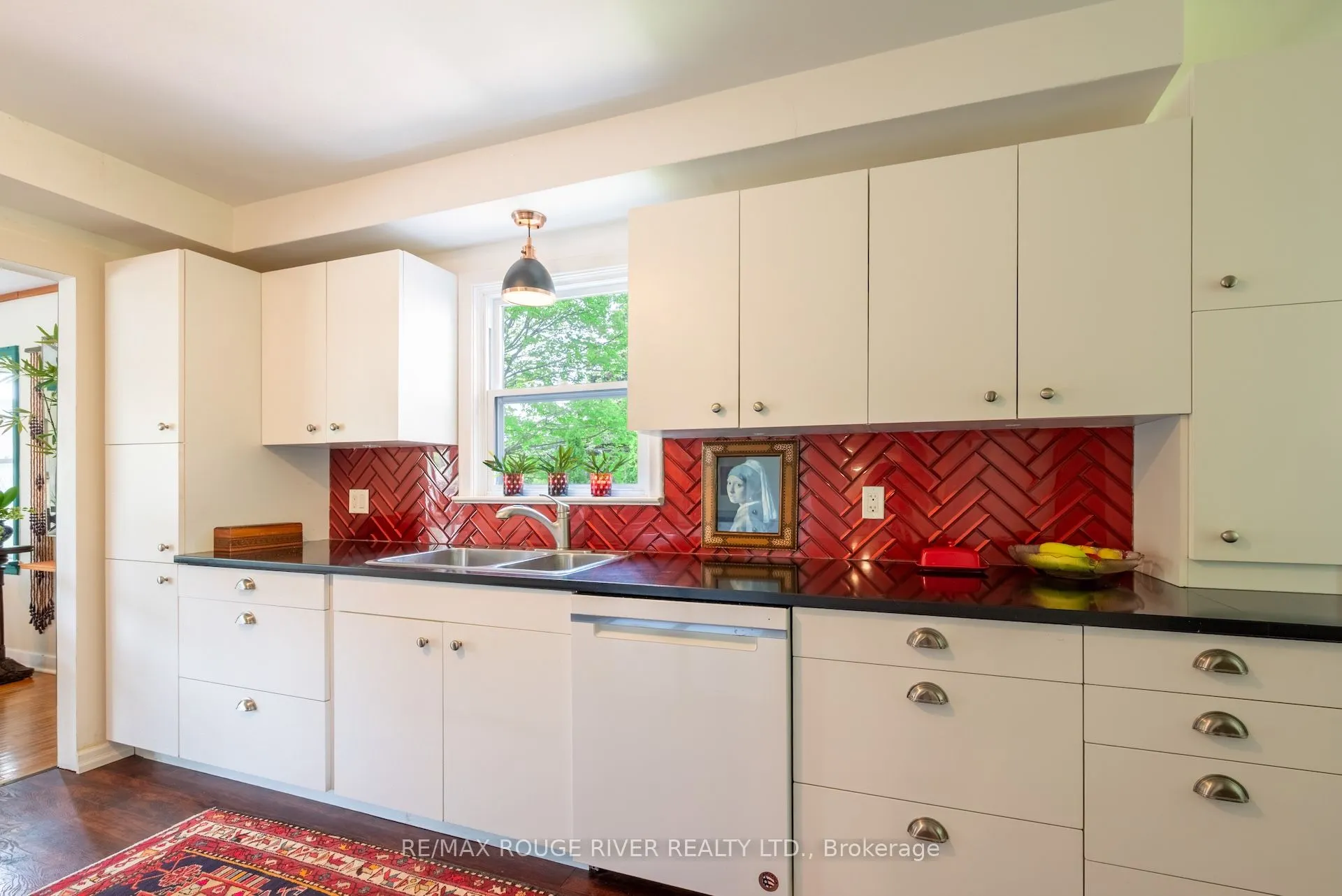 546 Lakeshore Road