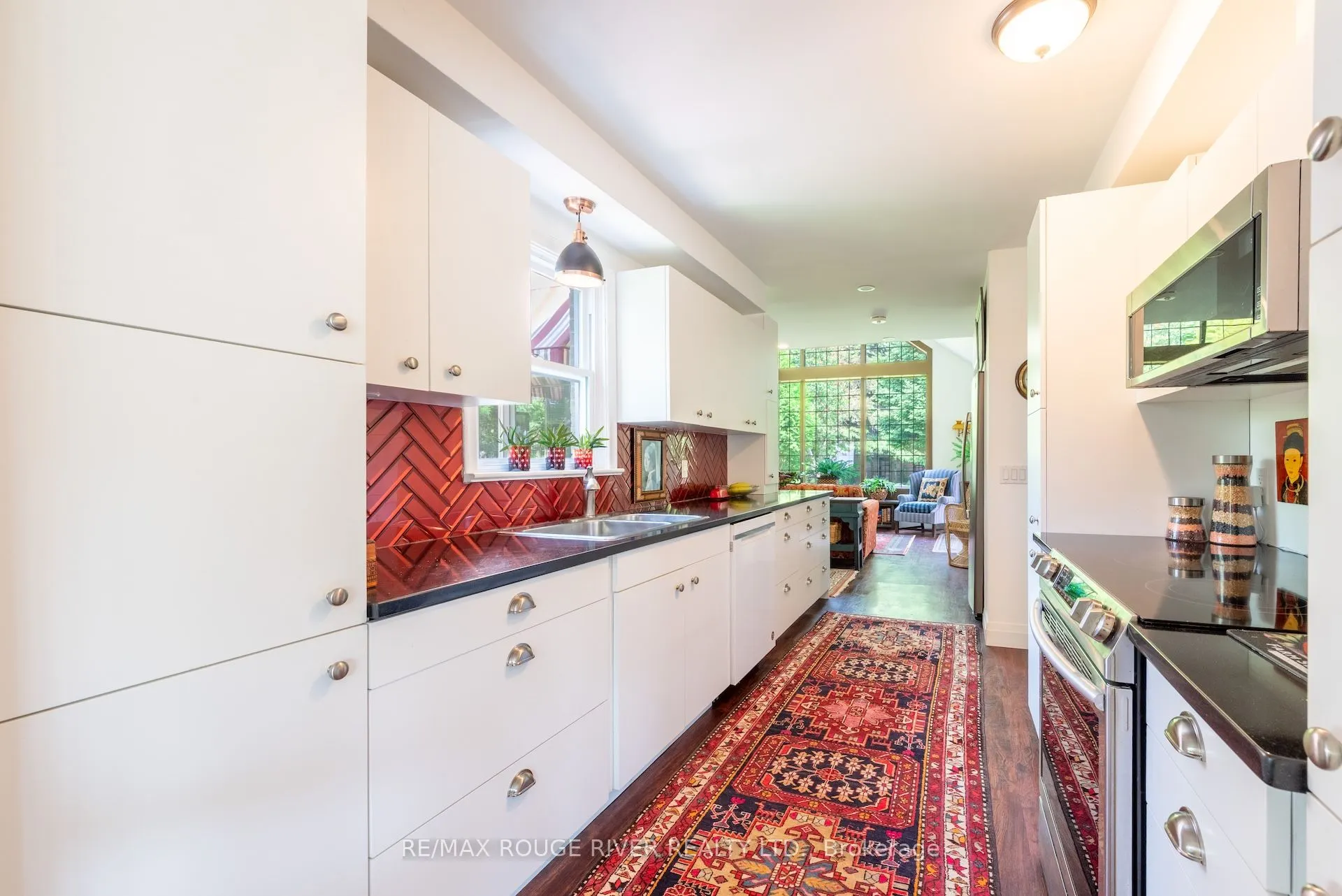 546 Lakeshore Road