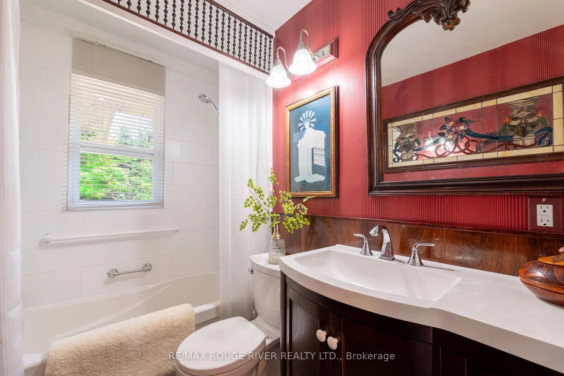 546 Lakeshore Road