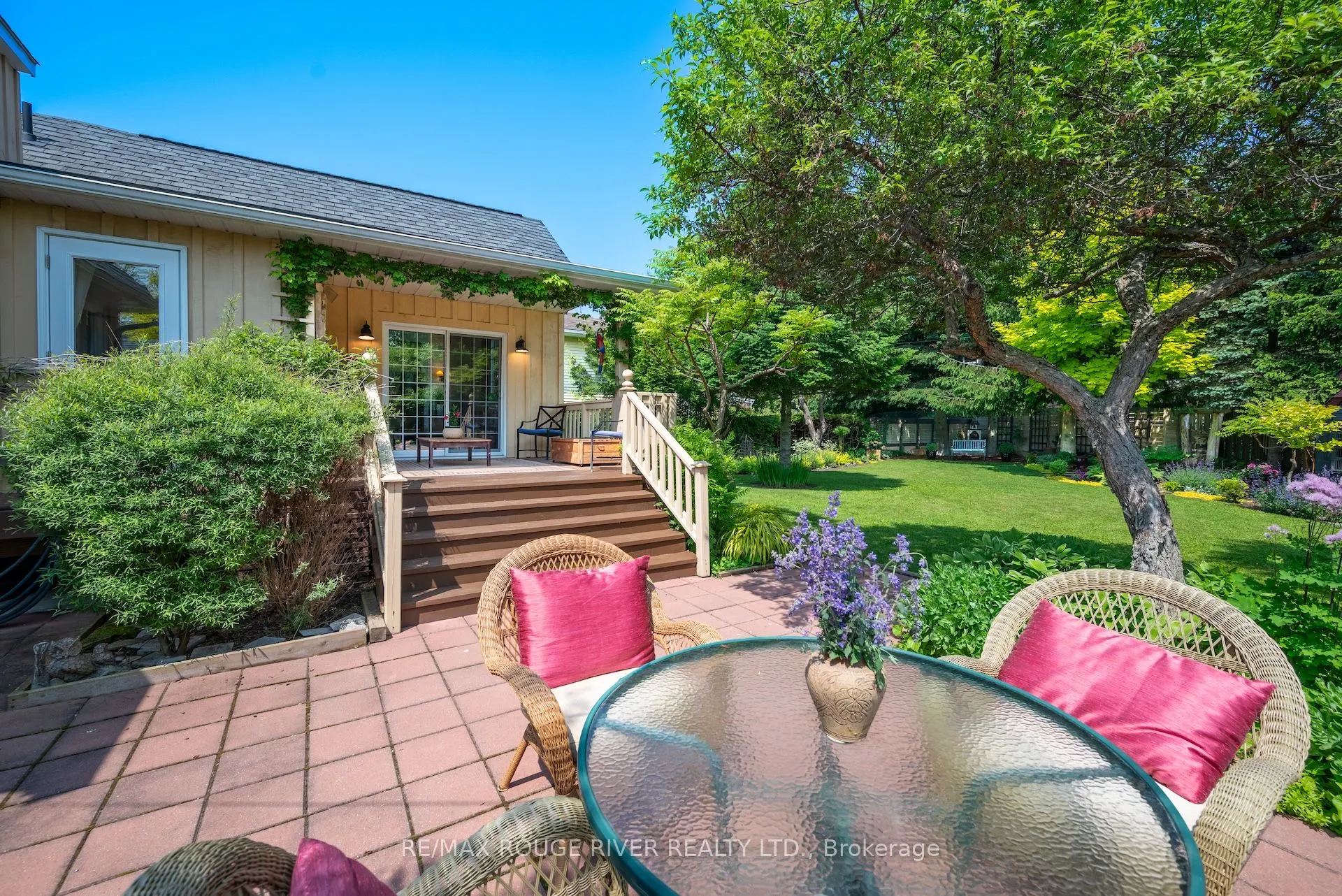 546 Lakeshore Road