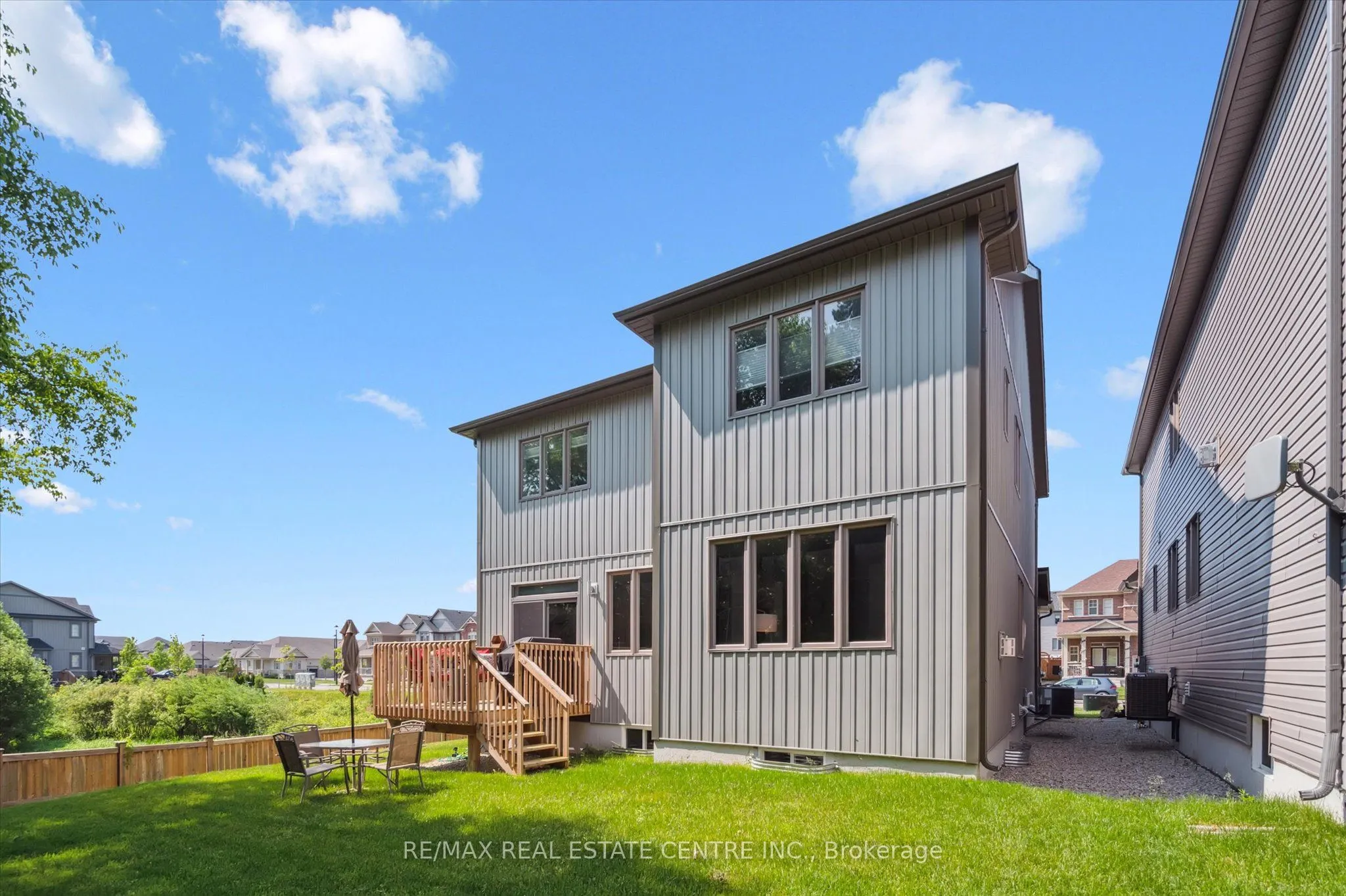 141 Mcfarlane Crescent