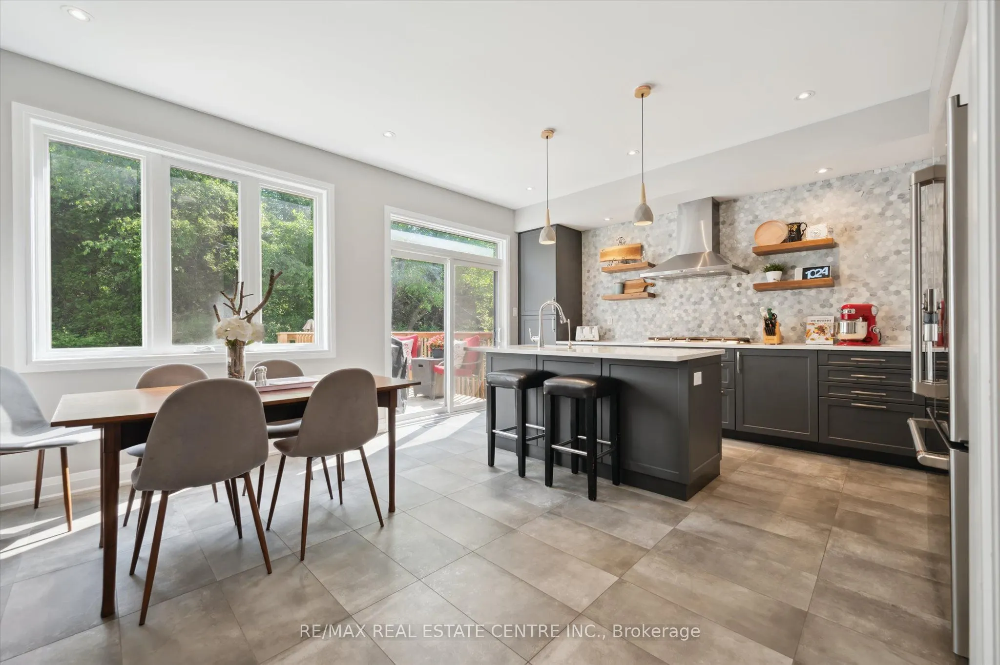 141 Mcfarlane Crescent