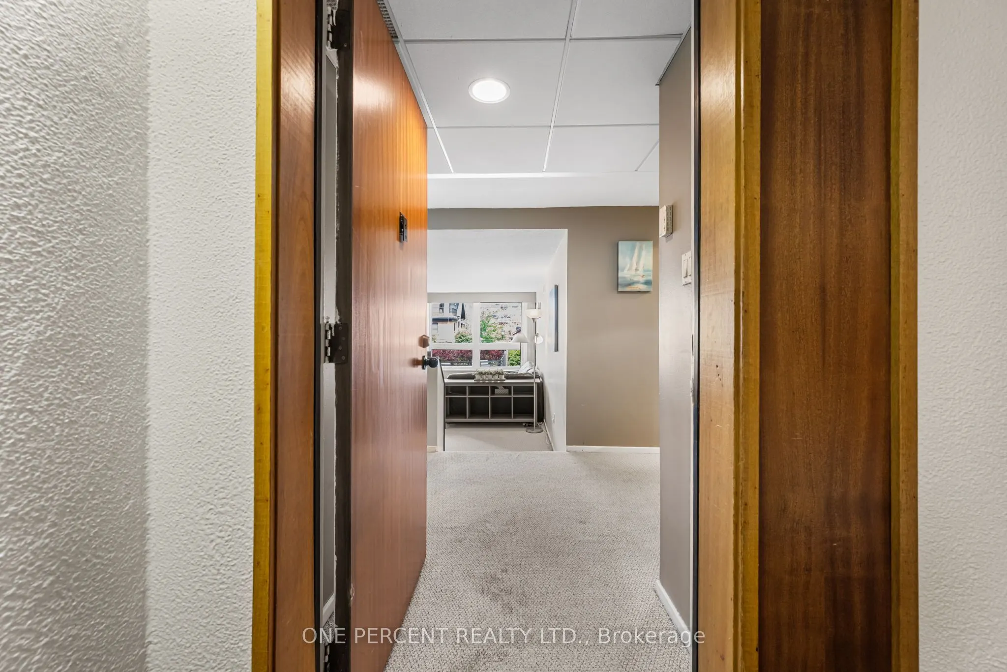 373 Laurier Avenue E, #201