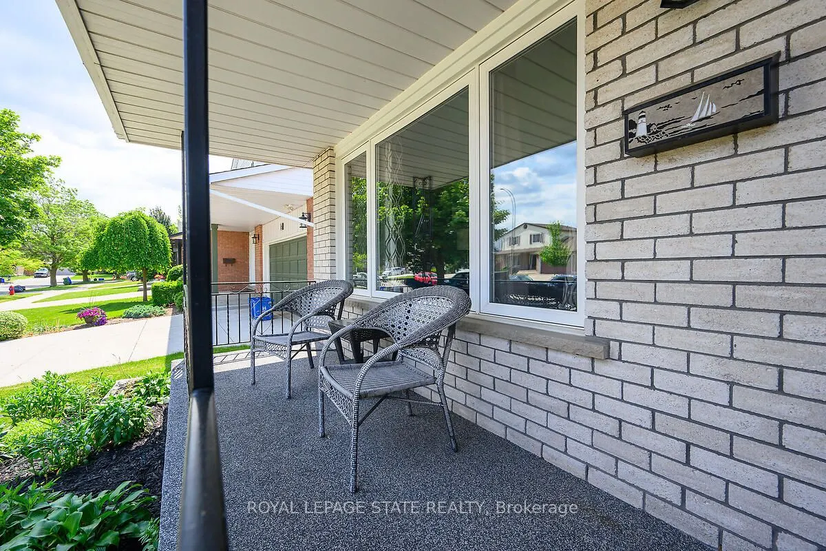 4 Bing Crescent