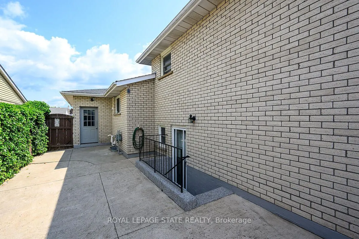 4 Bing Crescent