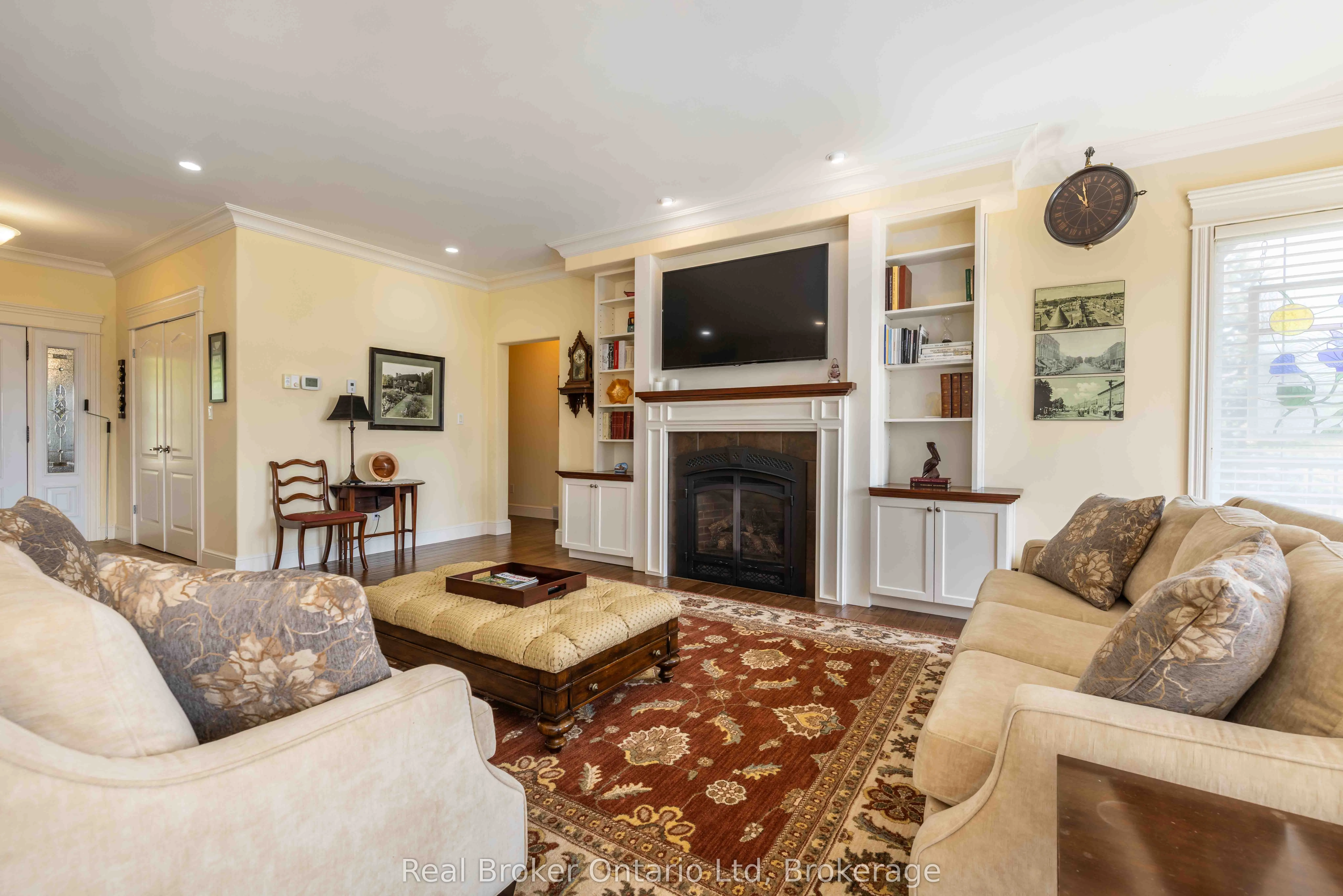 361 Balmy Beach Road