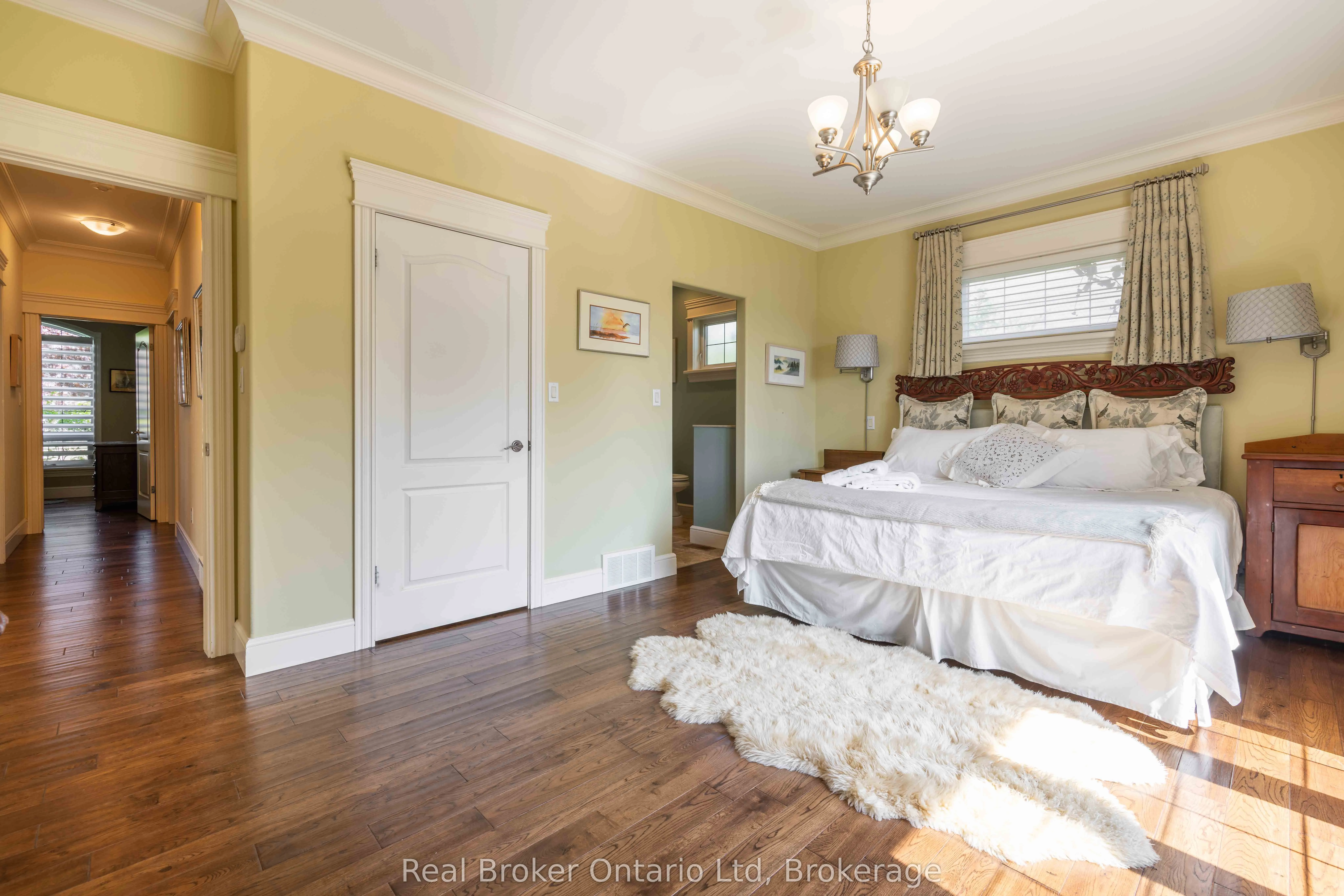 361 Balmy Beach Road
