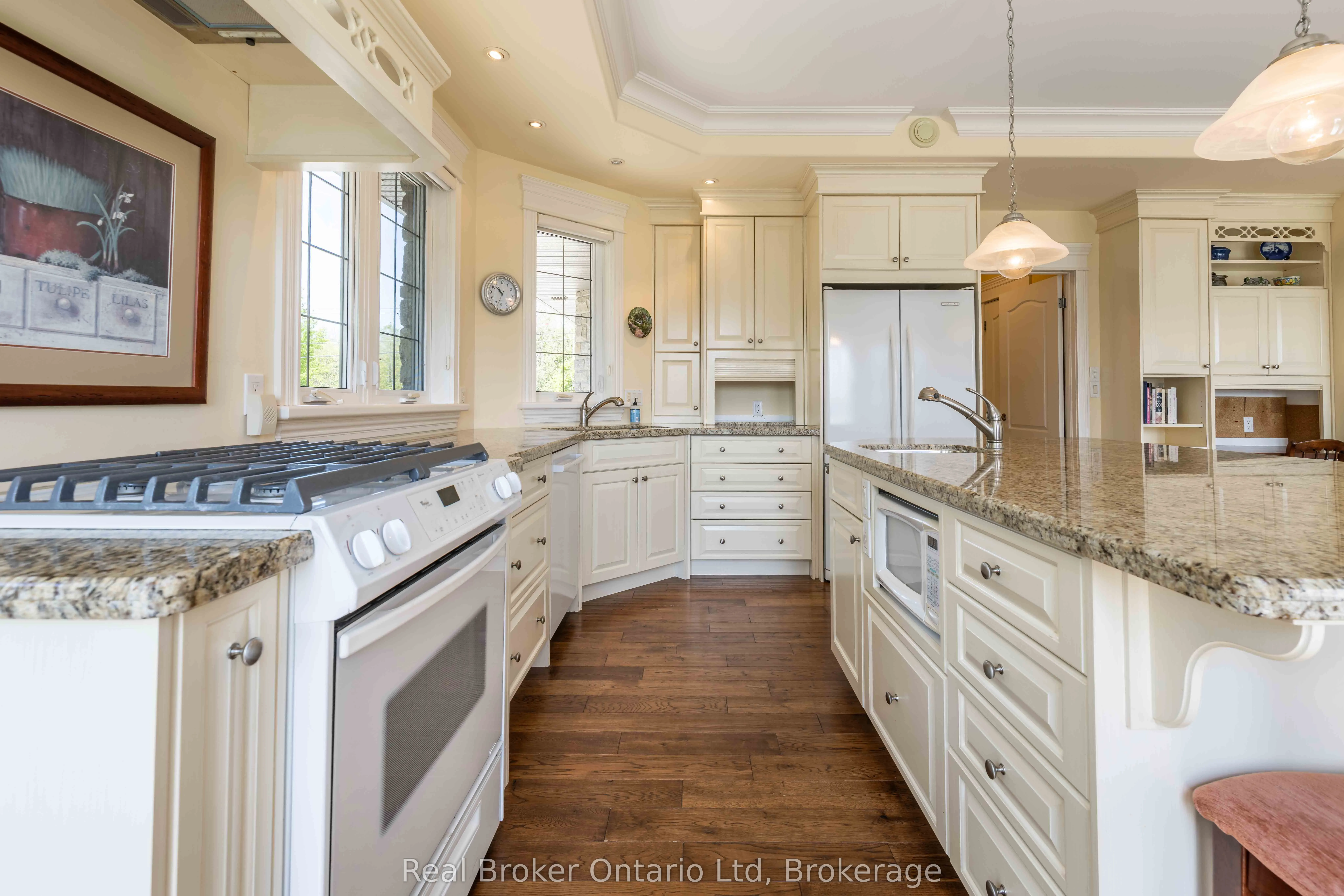 361 Balmy Beach Road