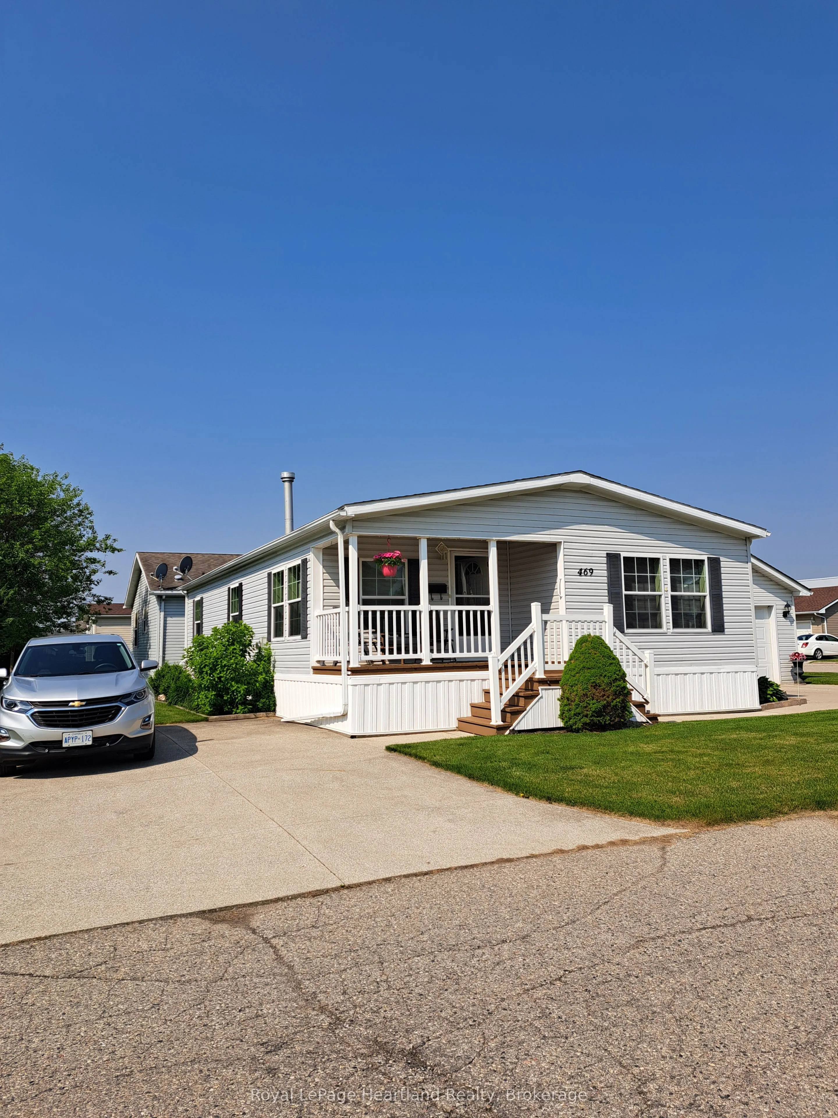 469 Richard Crescent