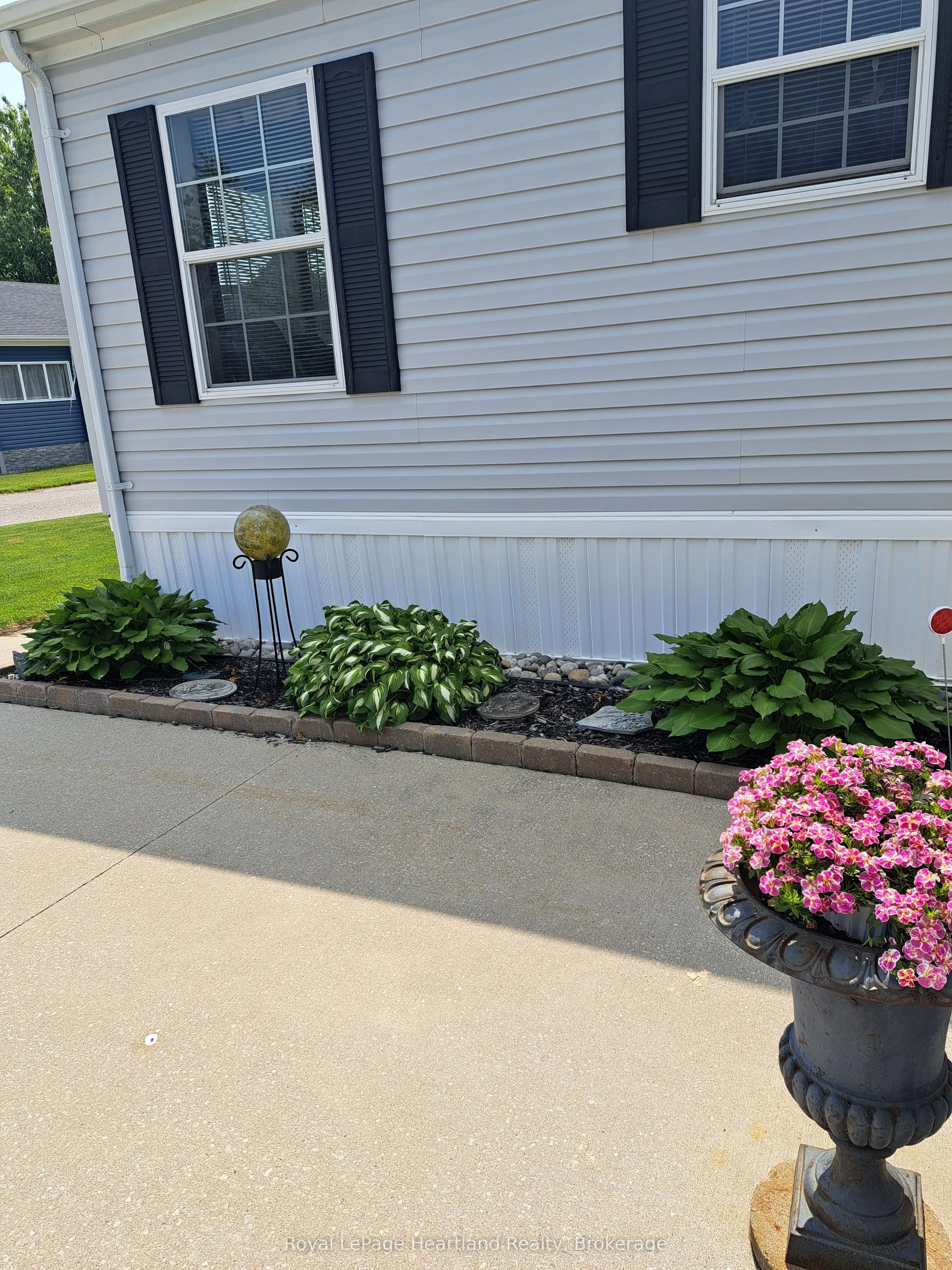 469 Richard Crescent