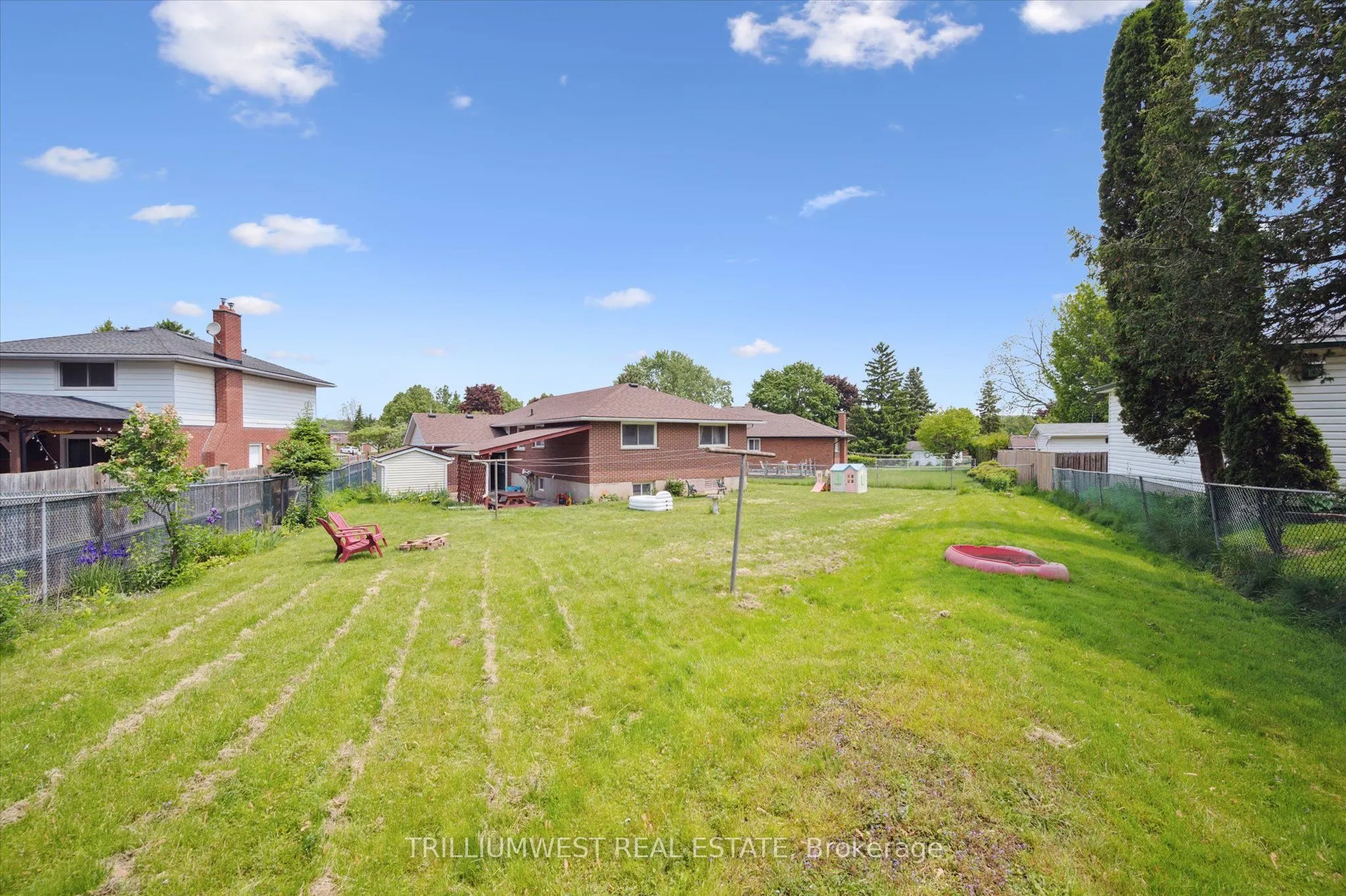 11 Van Horne Place