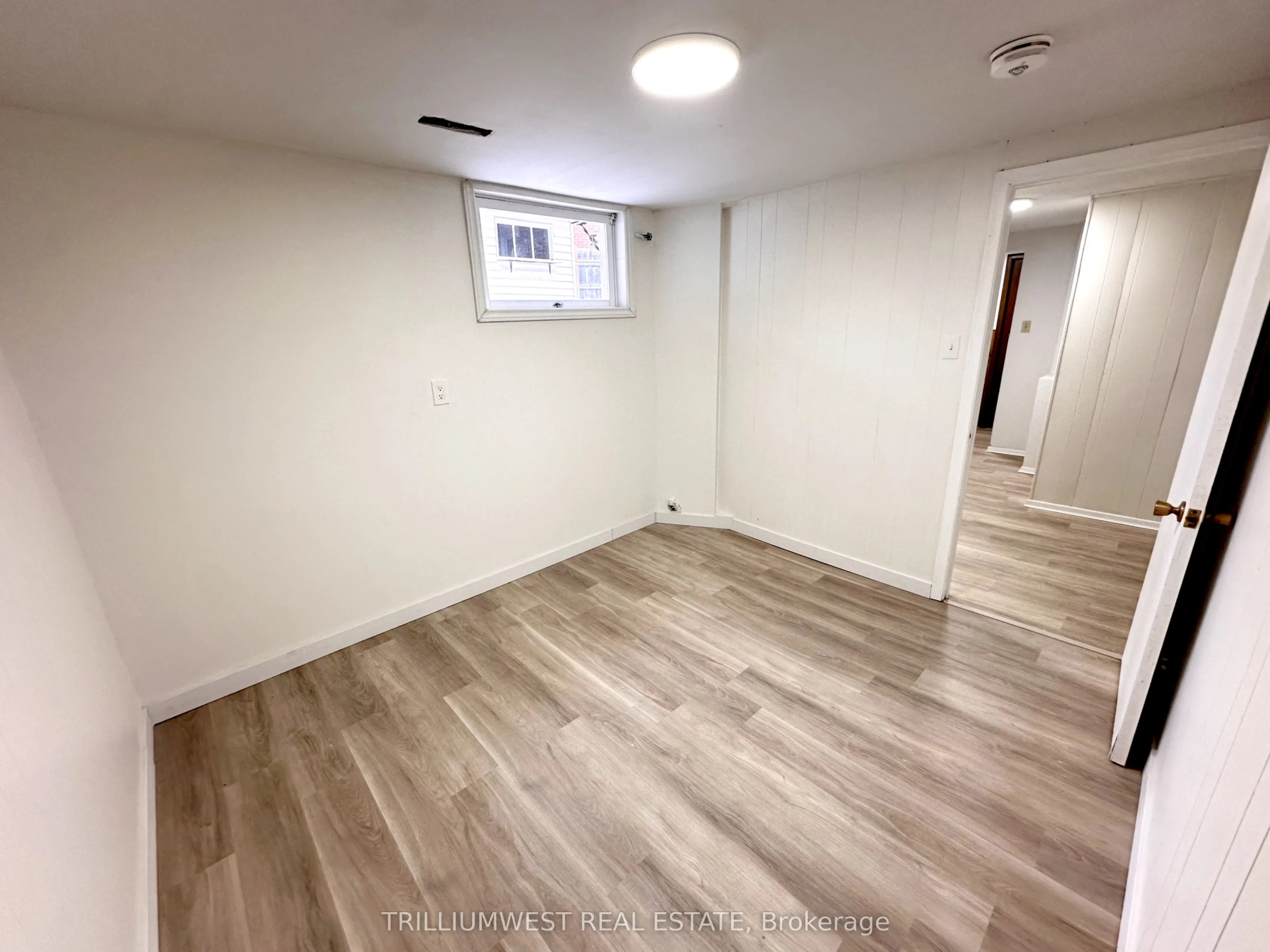11 Van Horne Place