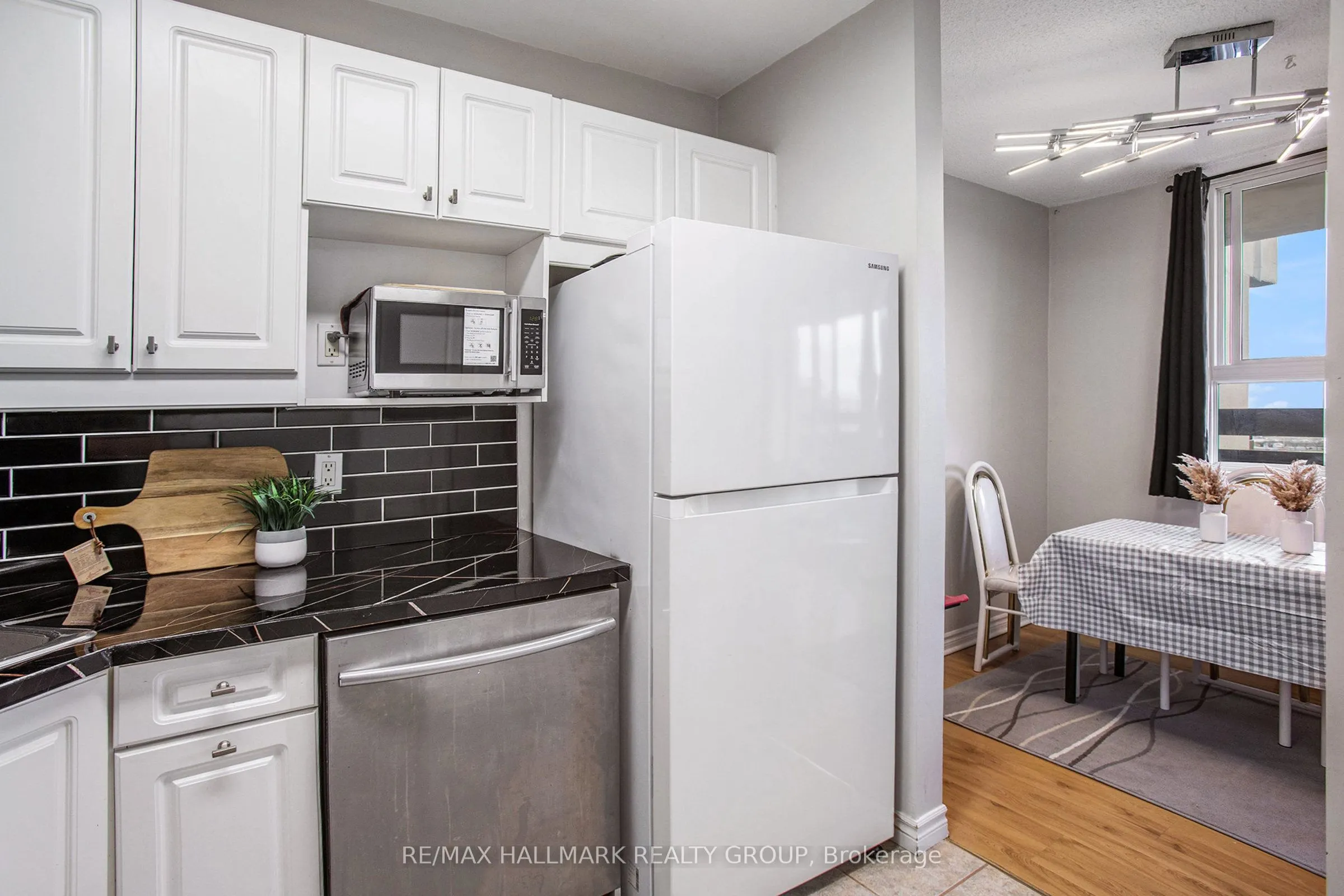 2000 Jasmine Crescent, #1508