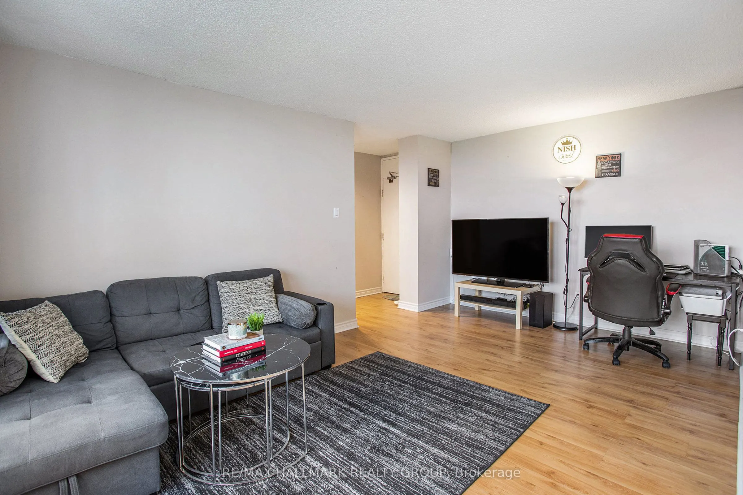 2000 Jasmine Crescent, #1508
