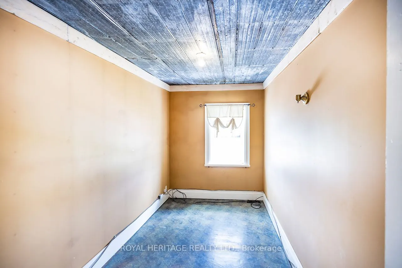 833 Woodville Road