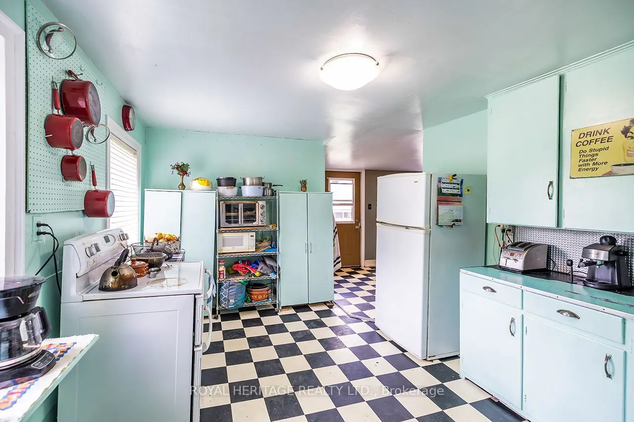 833 Woodville Road