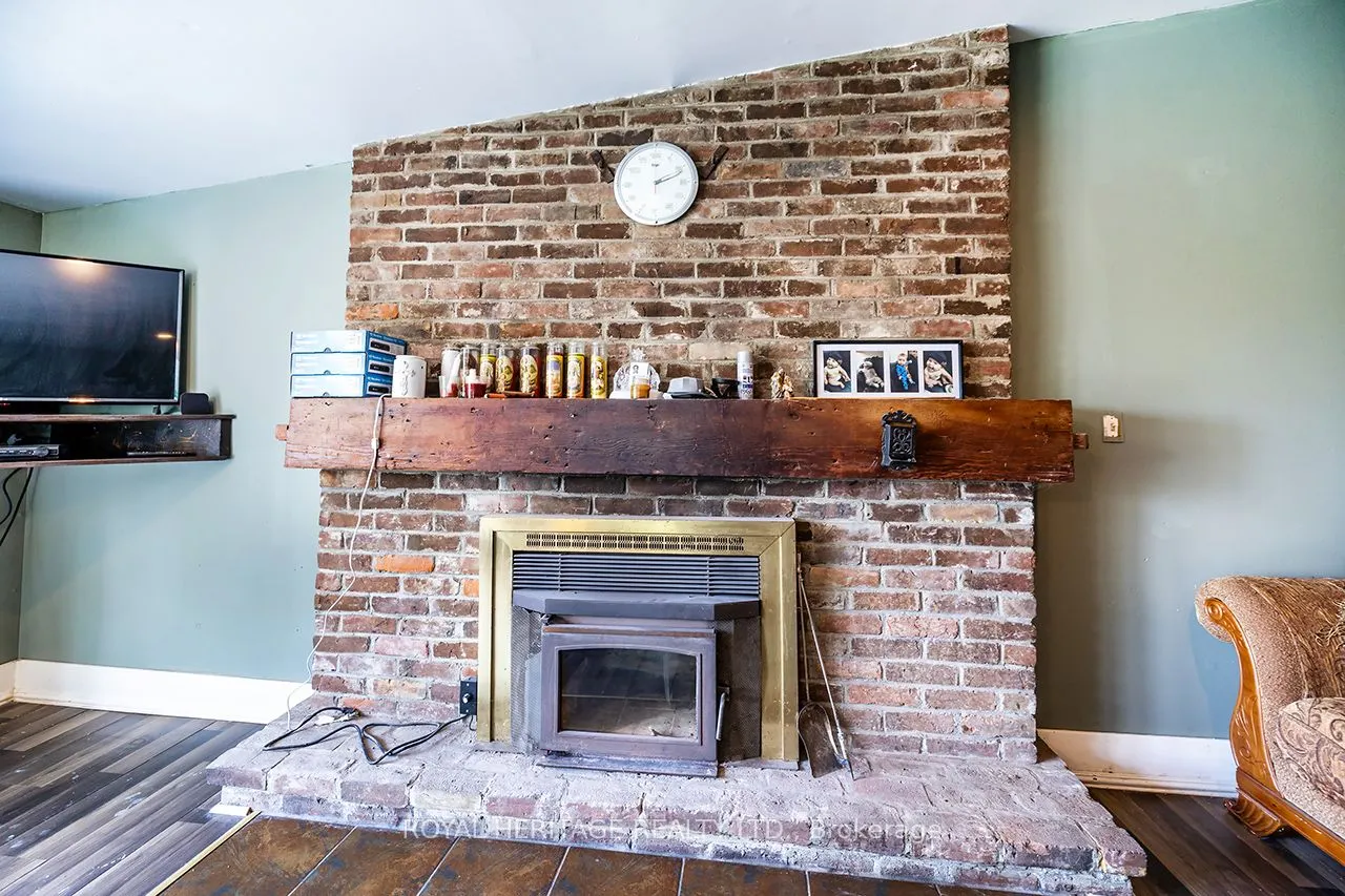 833 Woodville Road