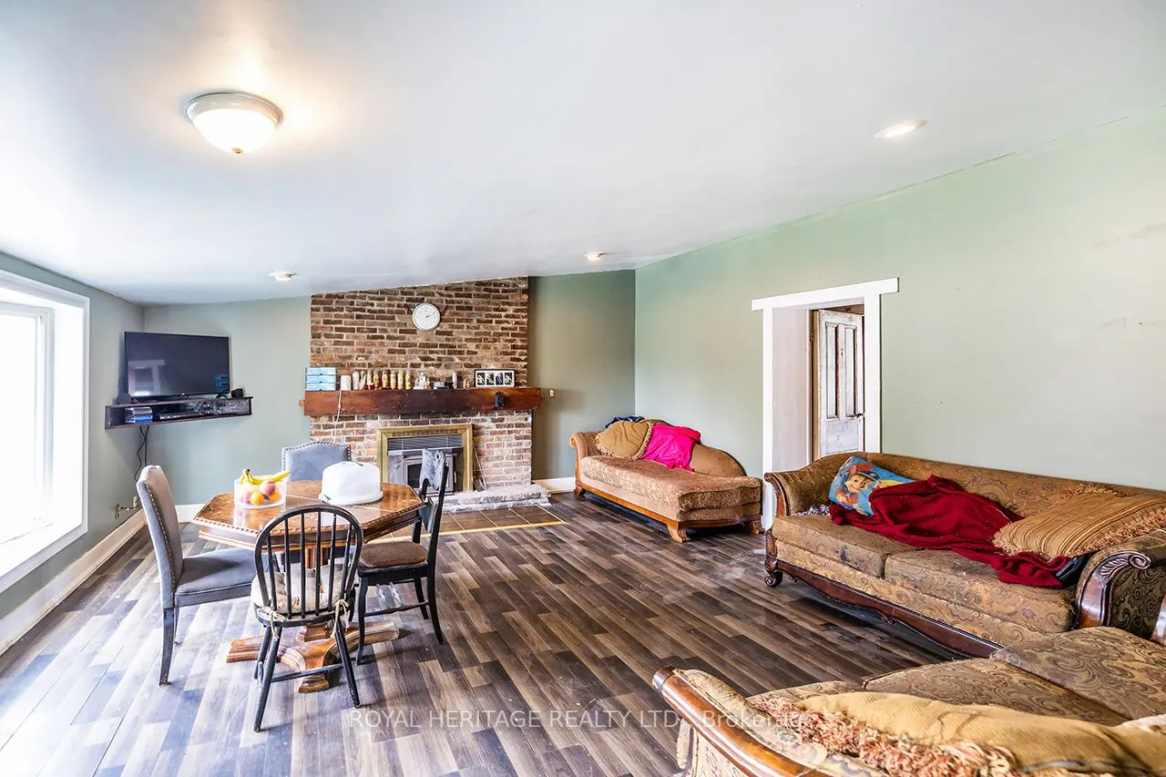 833 Woodville Road