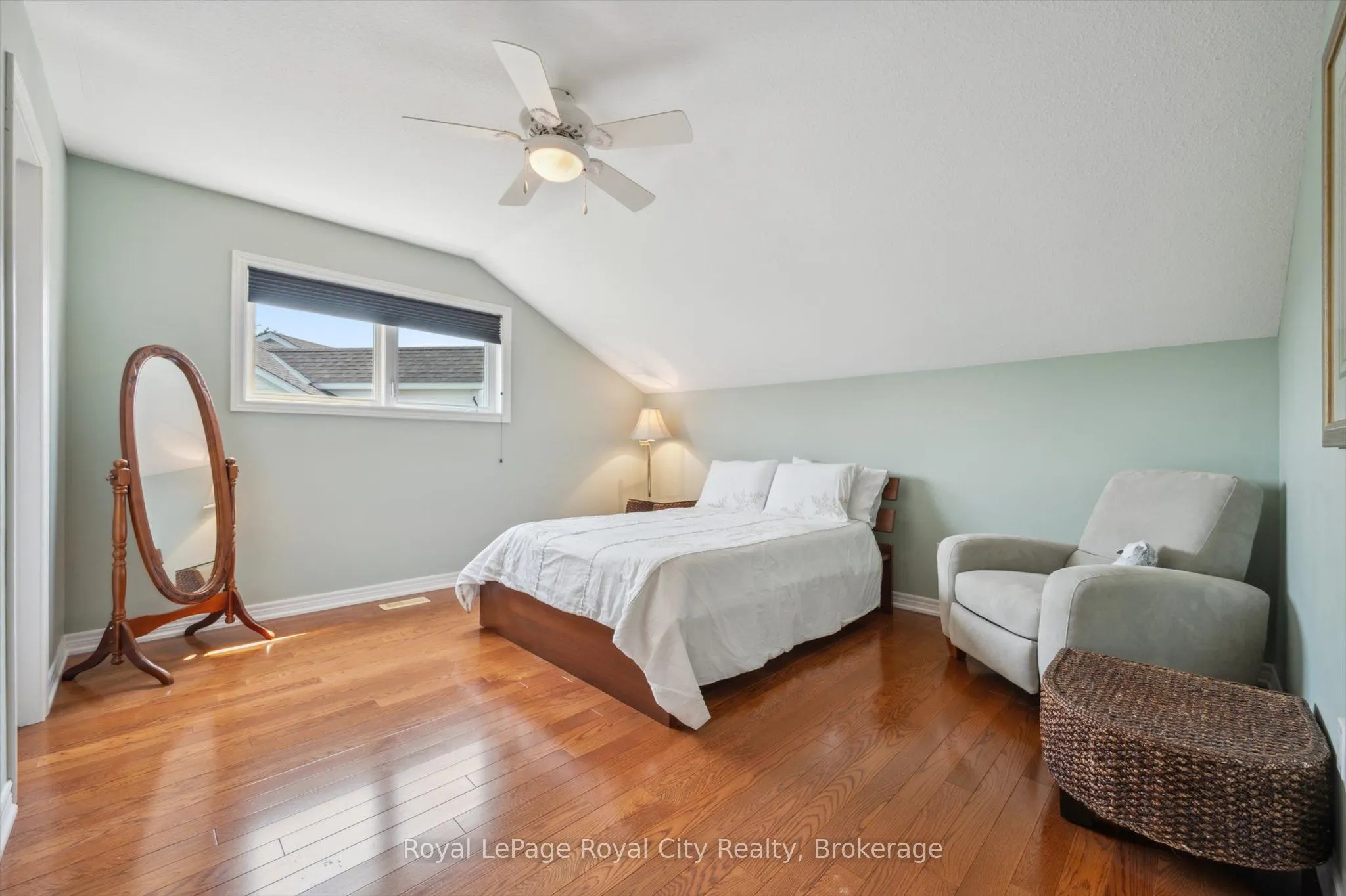 105 Riverwalk Place