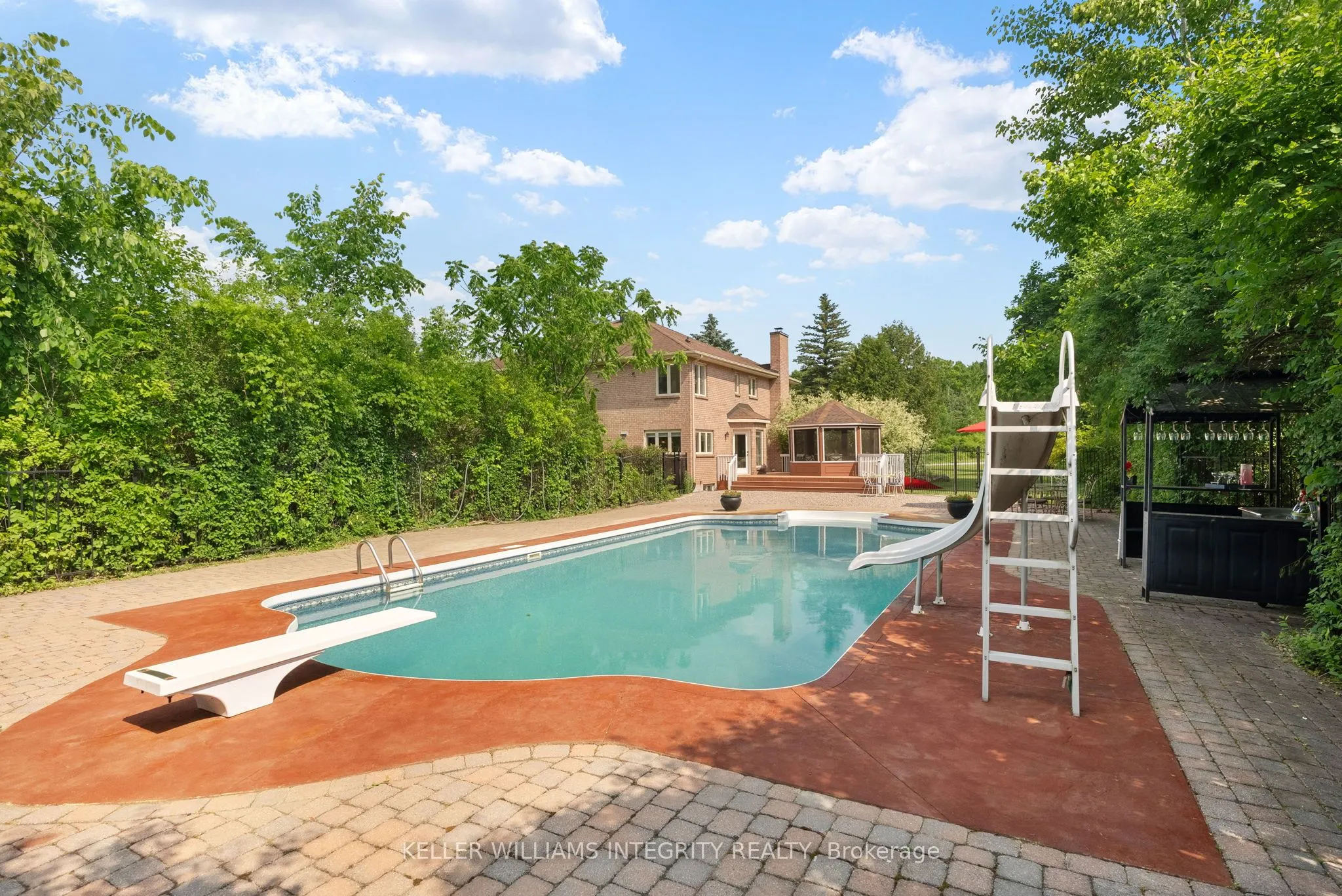 22 Marchbrook Circle