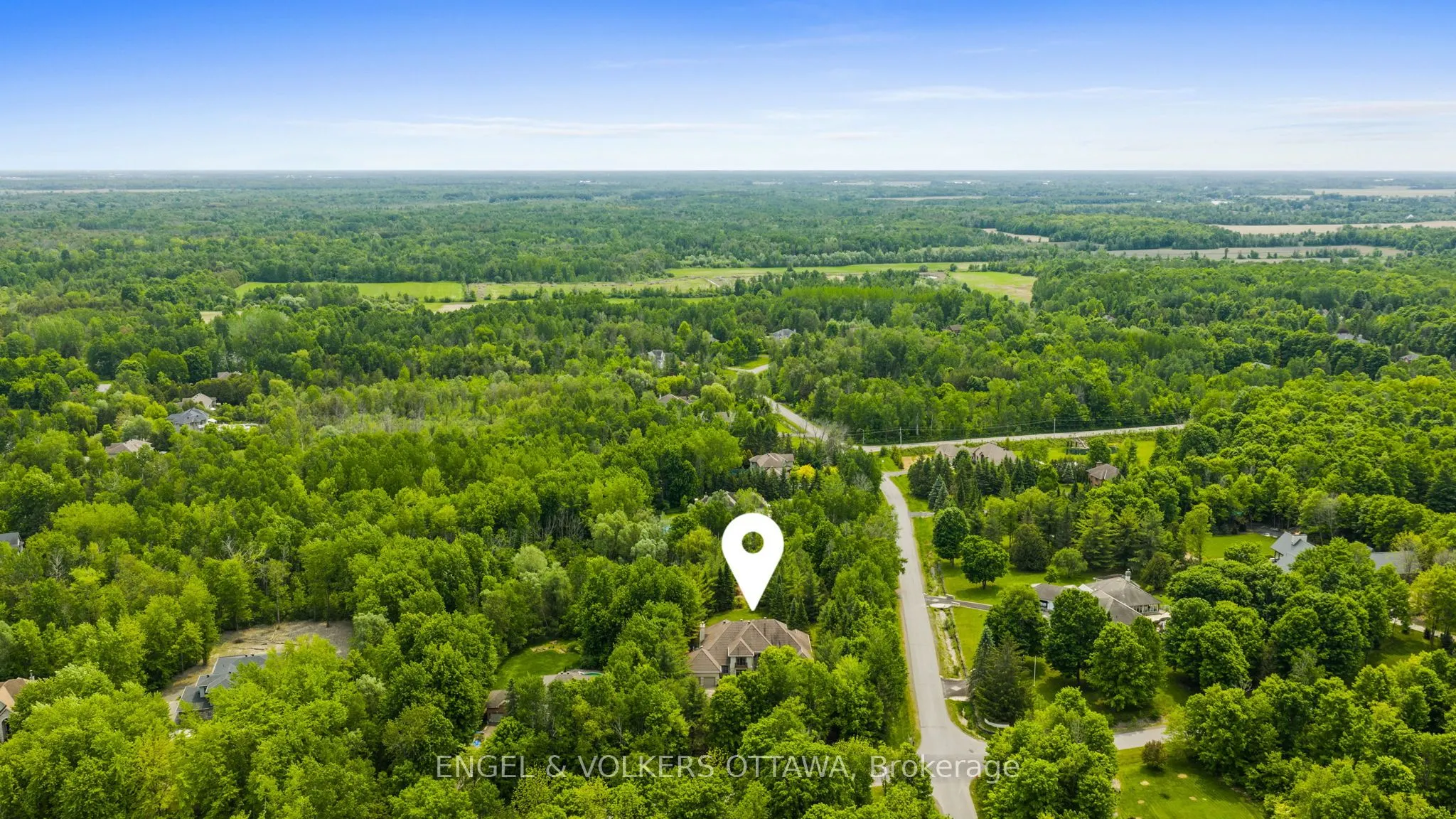 5800 QUEENSCOURT Crescent