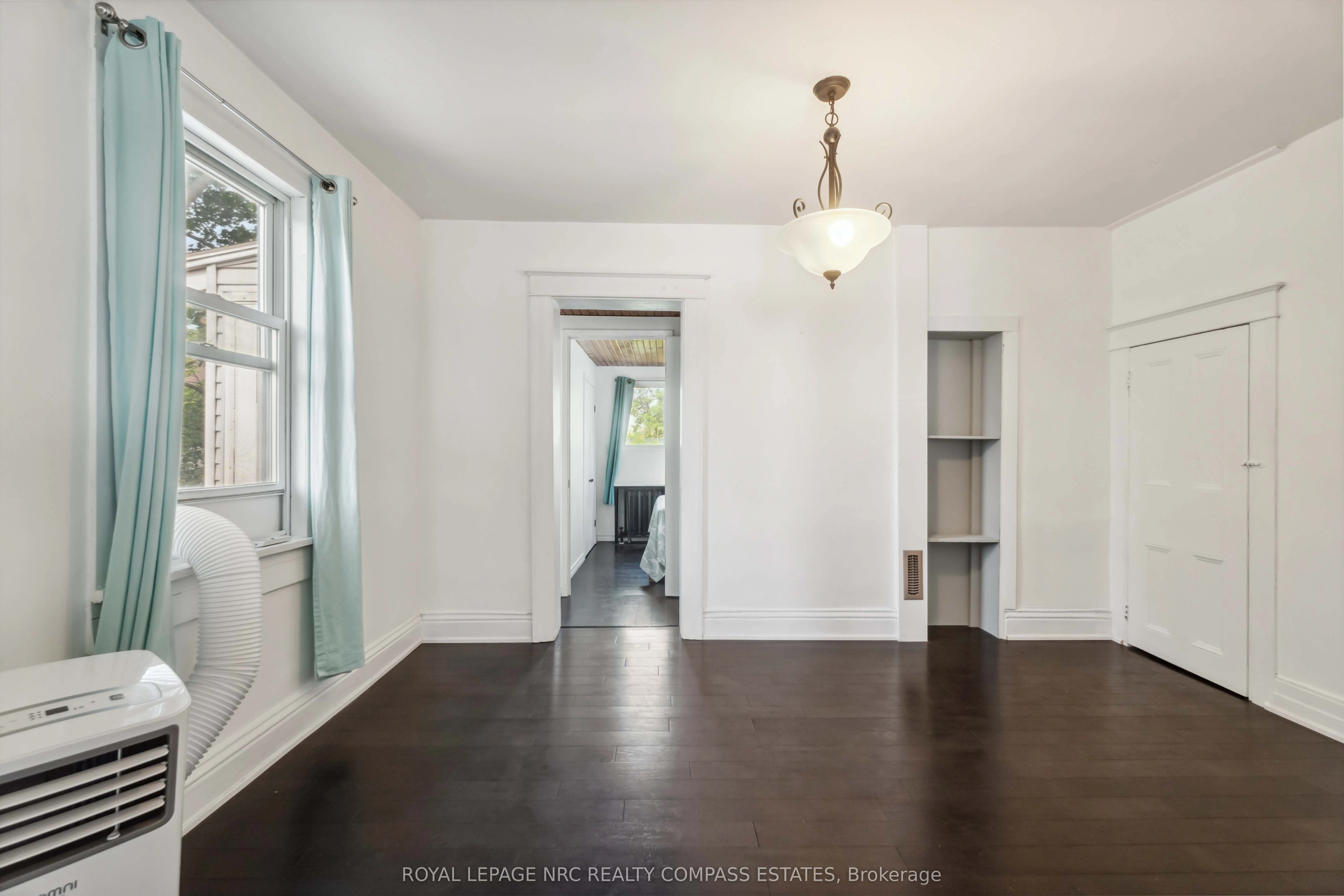 36 Queen Street S