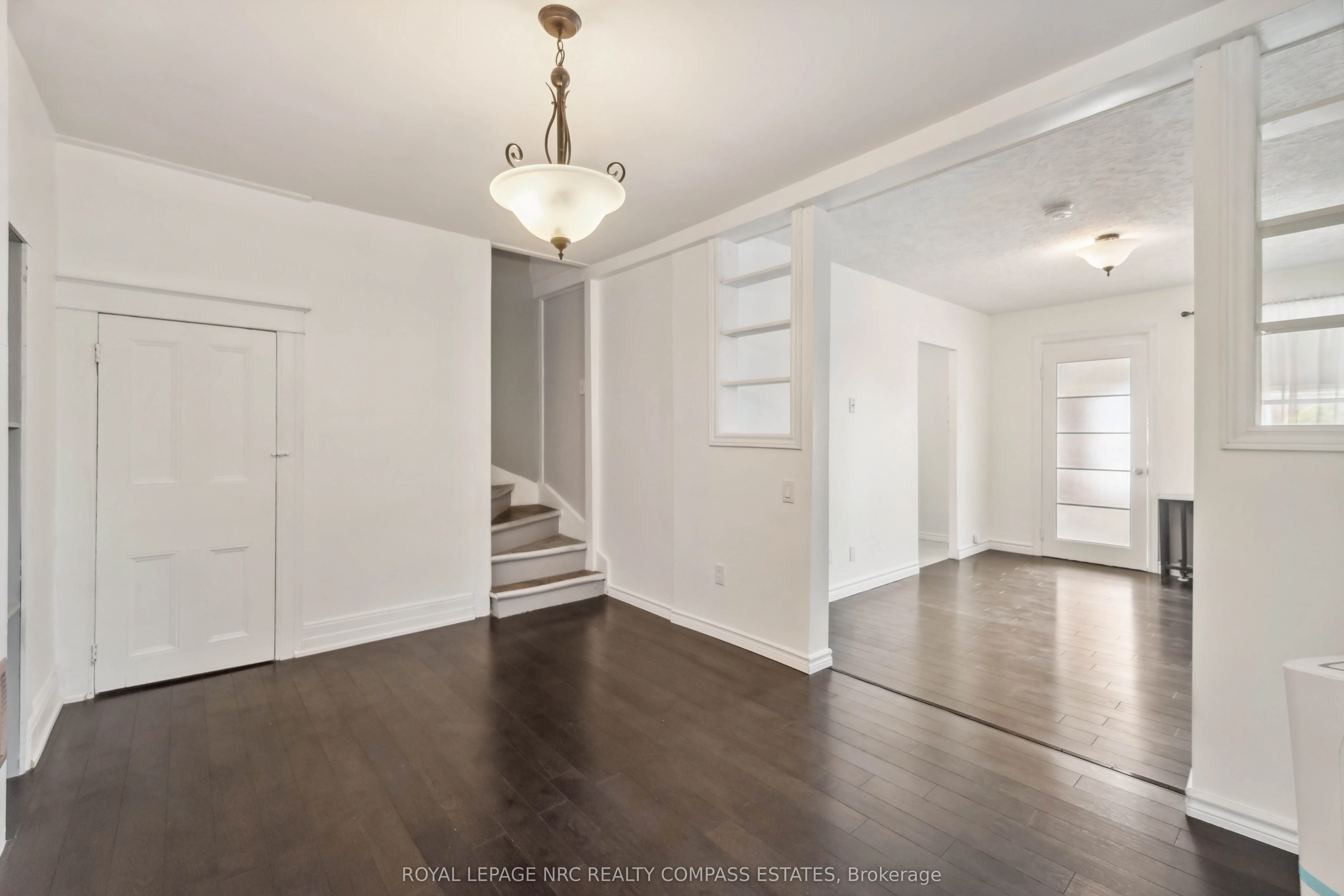 36 Queen Street S