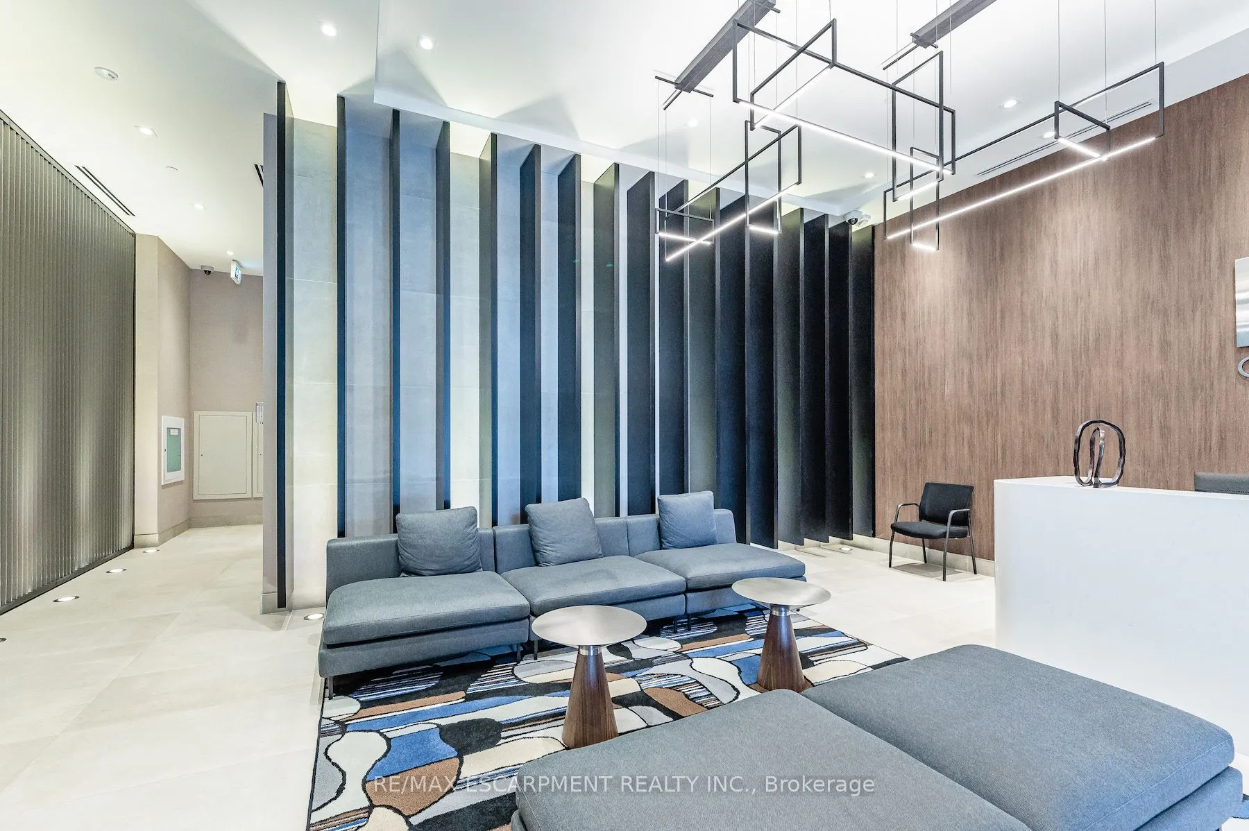 212 King William Street, #818