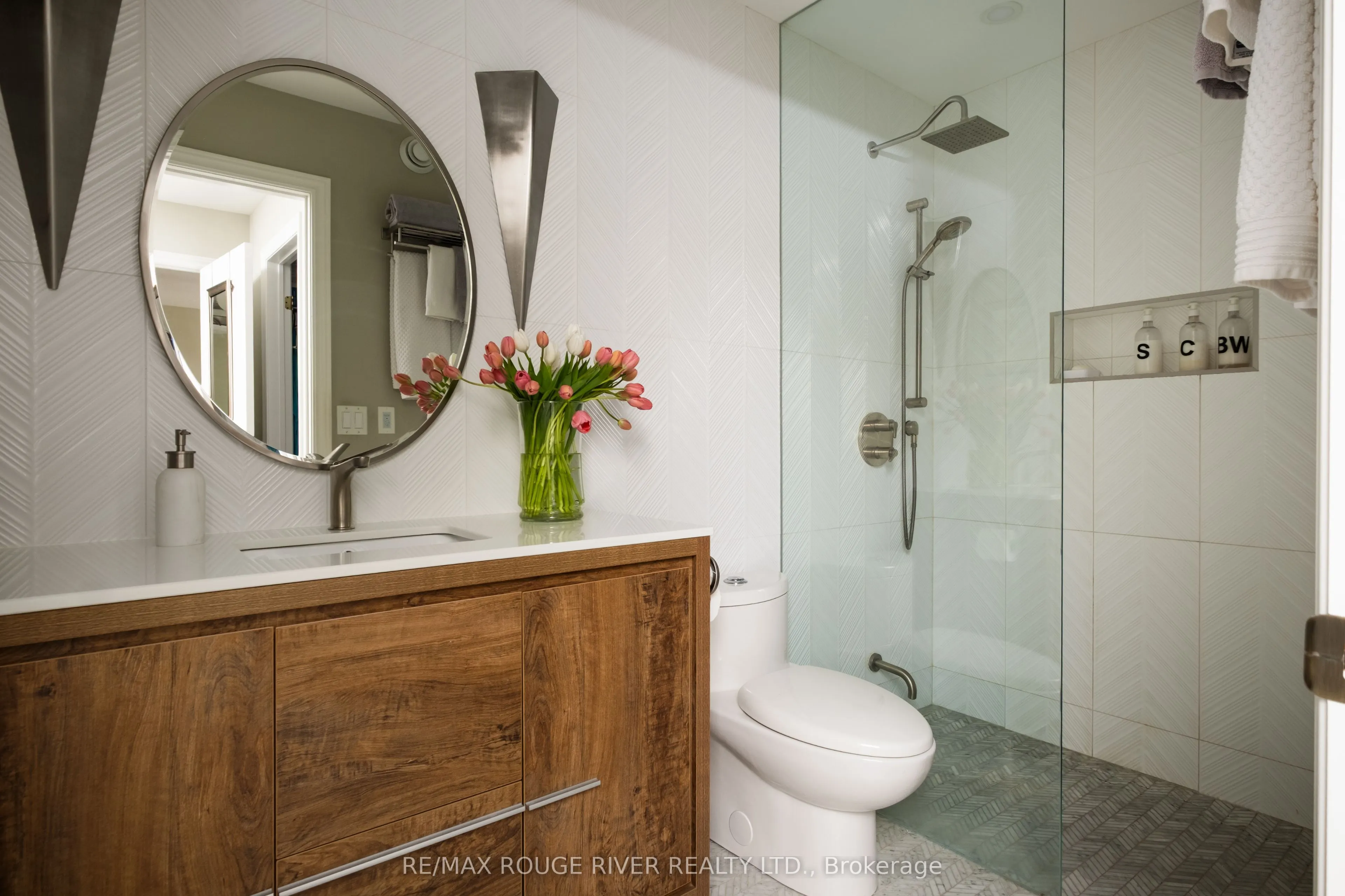 120 University Avenue E, #403