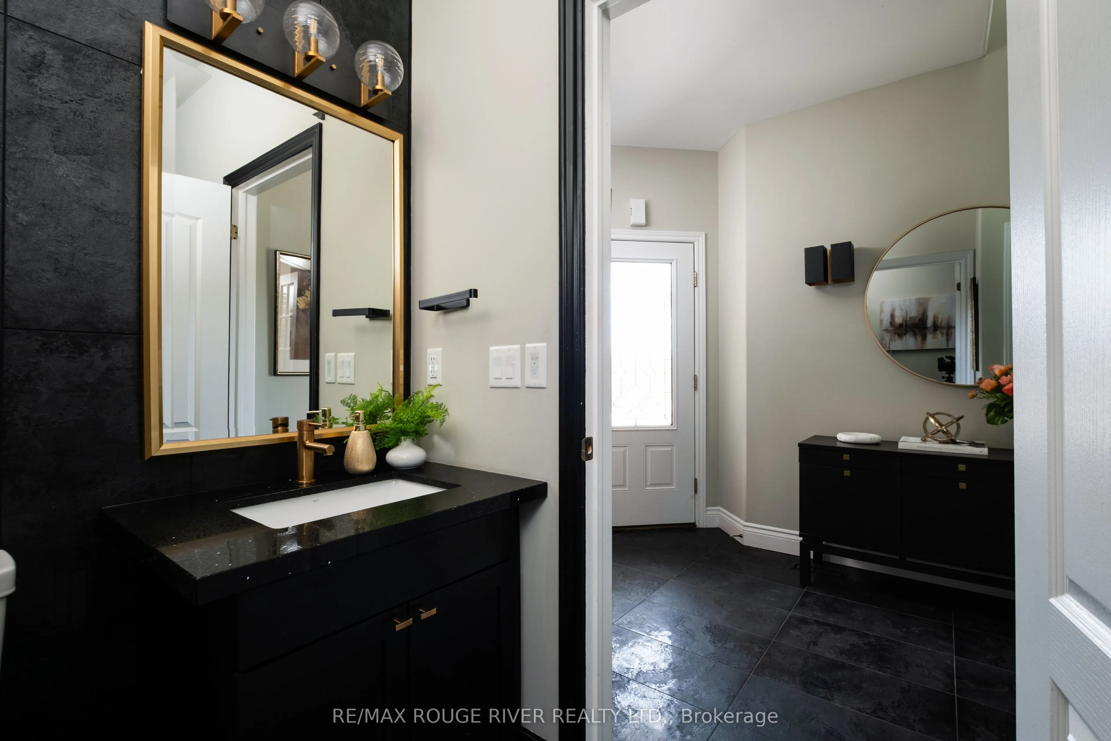 120 University Avenue E, #403