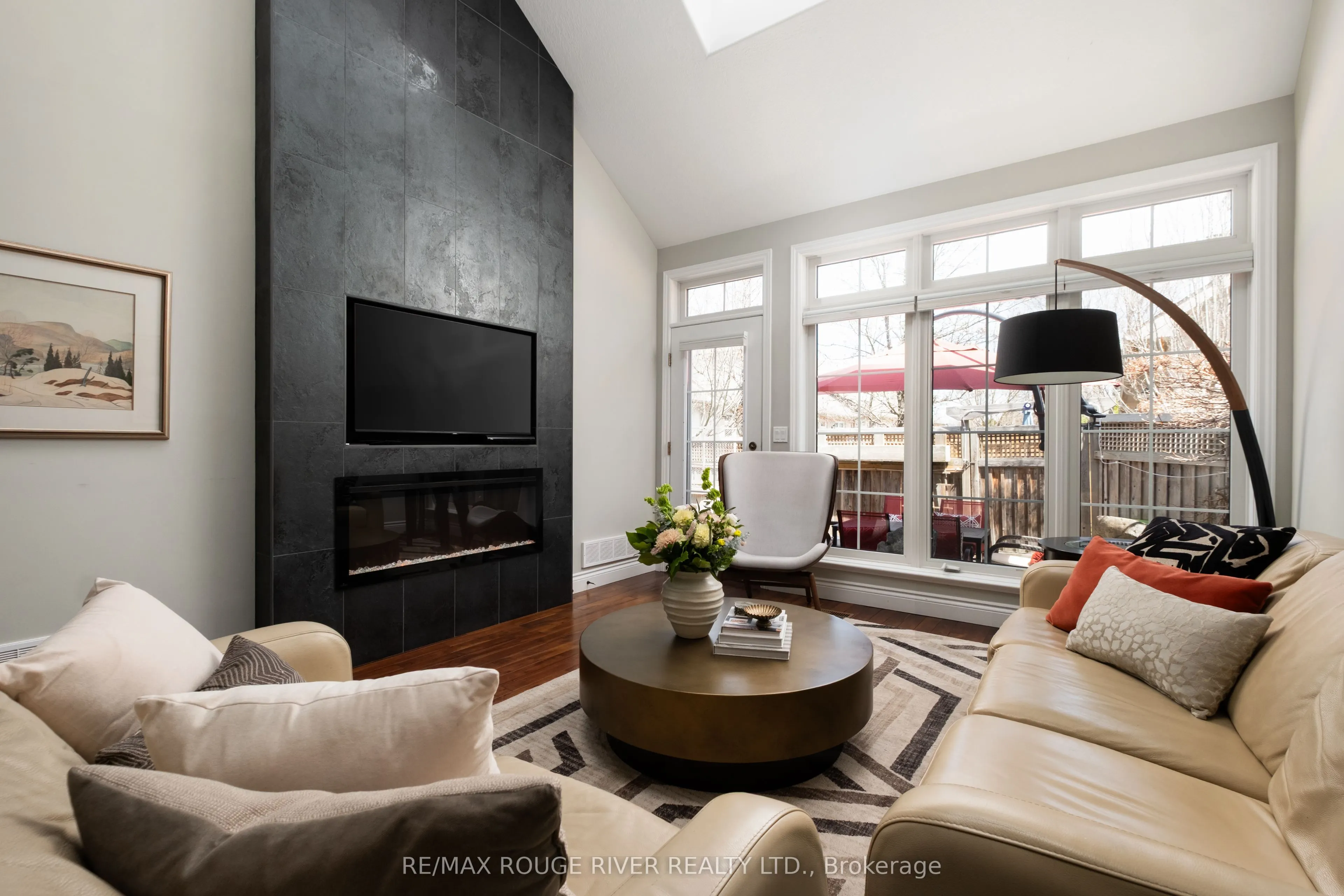 120 University Avenue E, #403