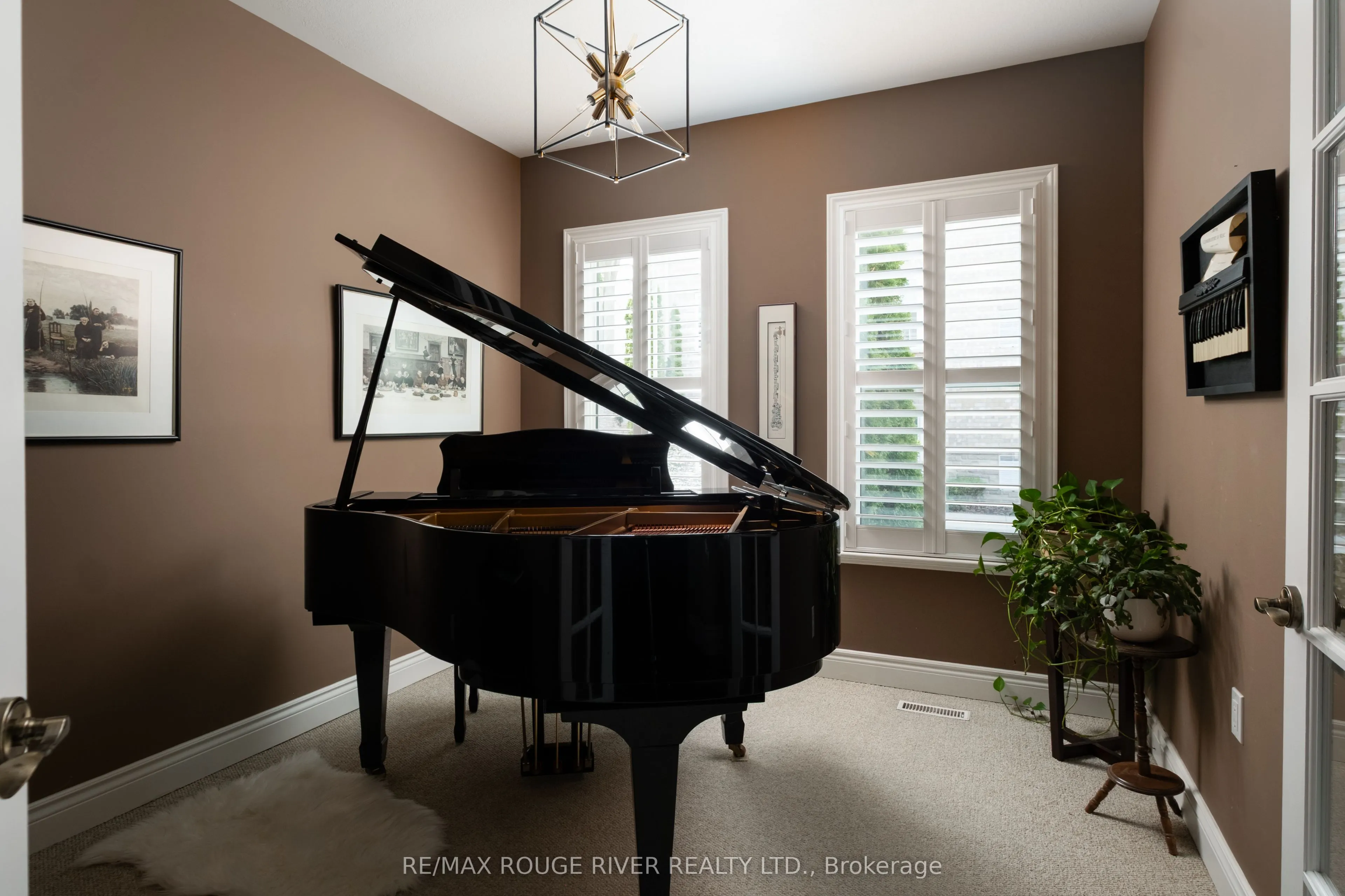 120 University Avenue E, #403