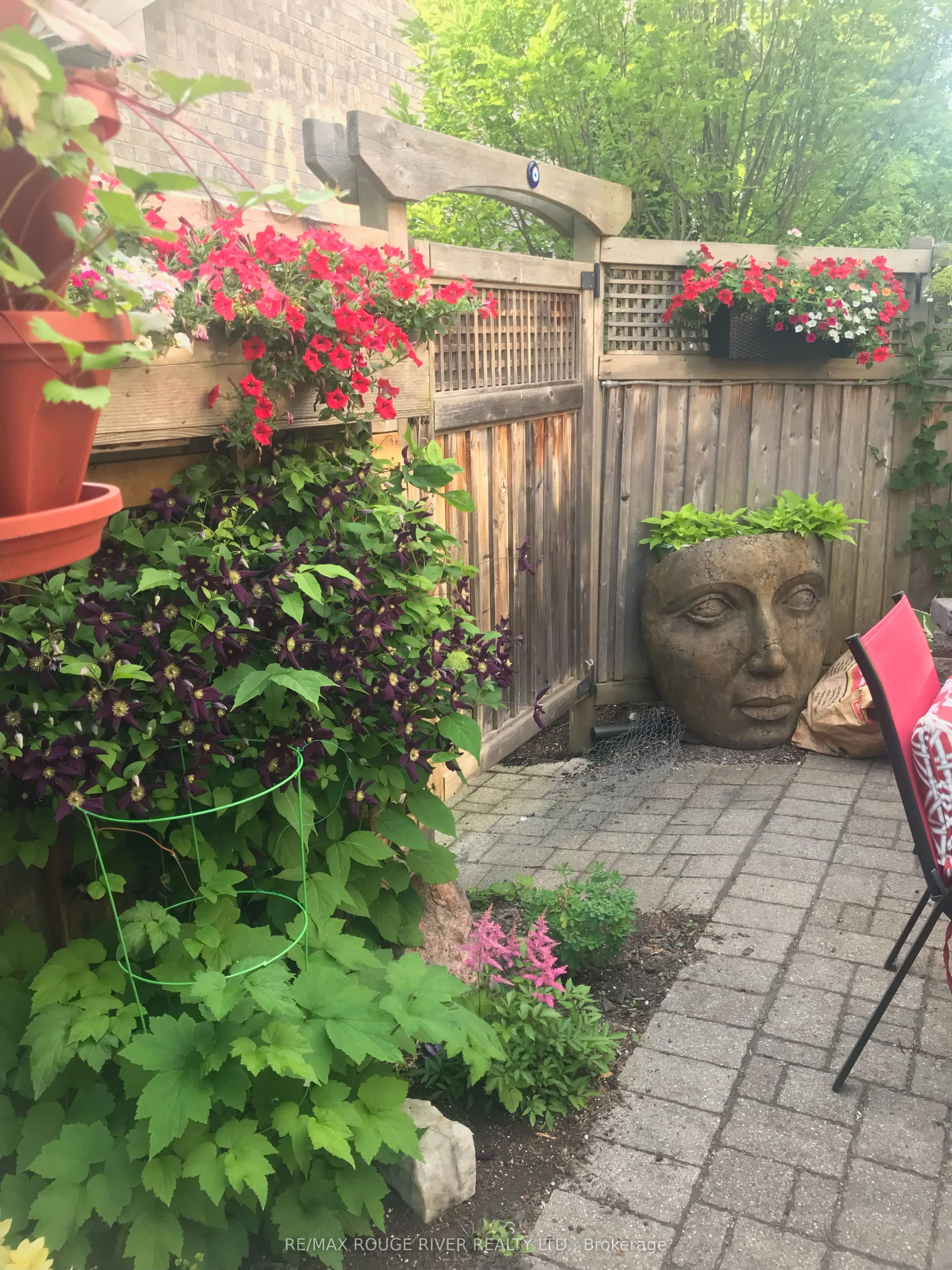 120 University Avenue E, #403