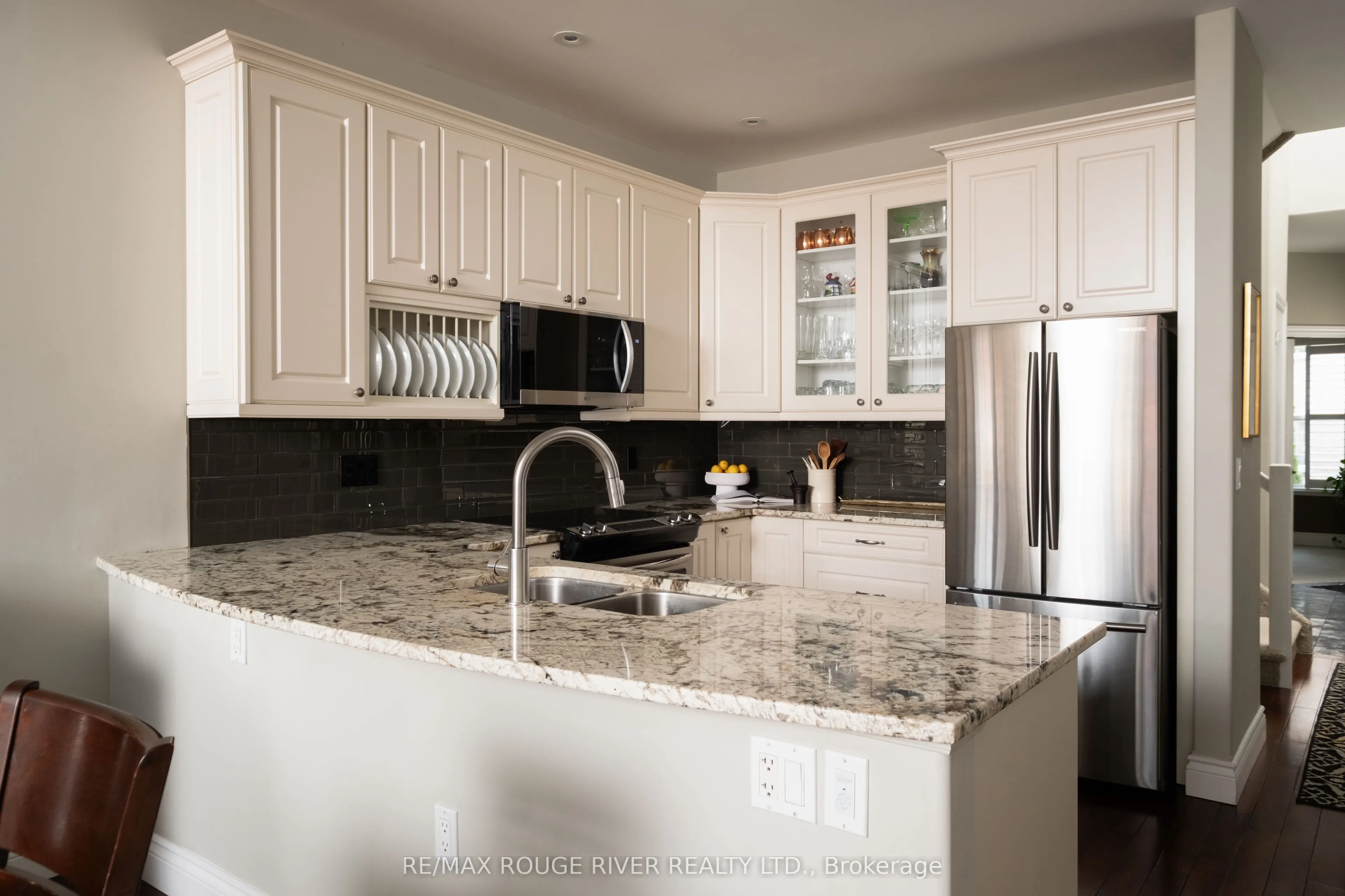 120 University Avenue E, #403