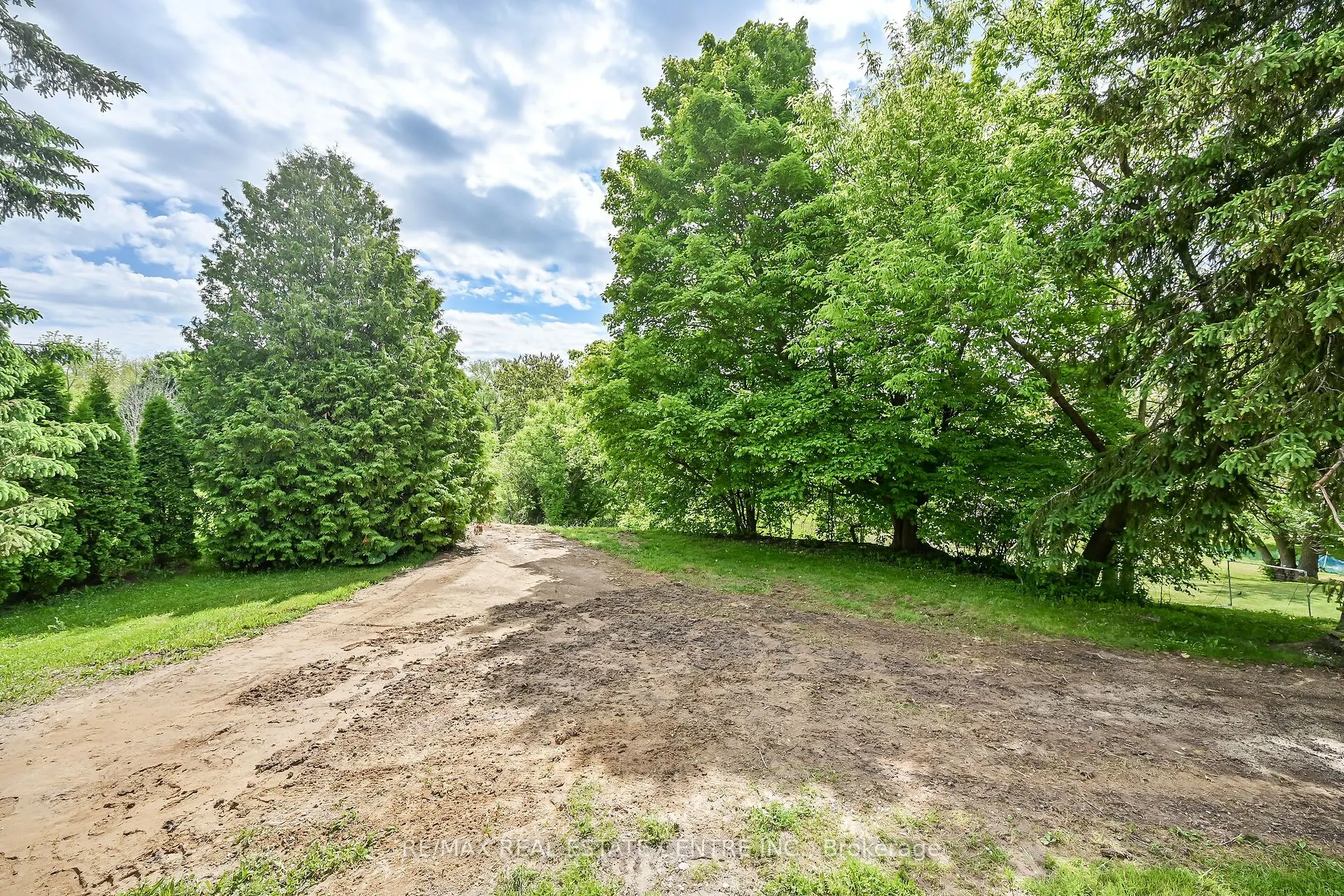 1645 Glancaster Road