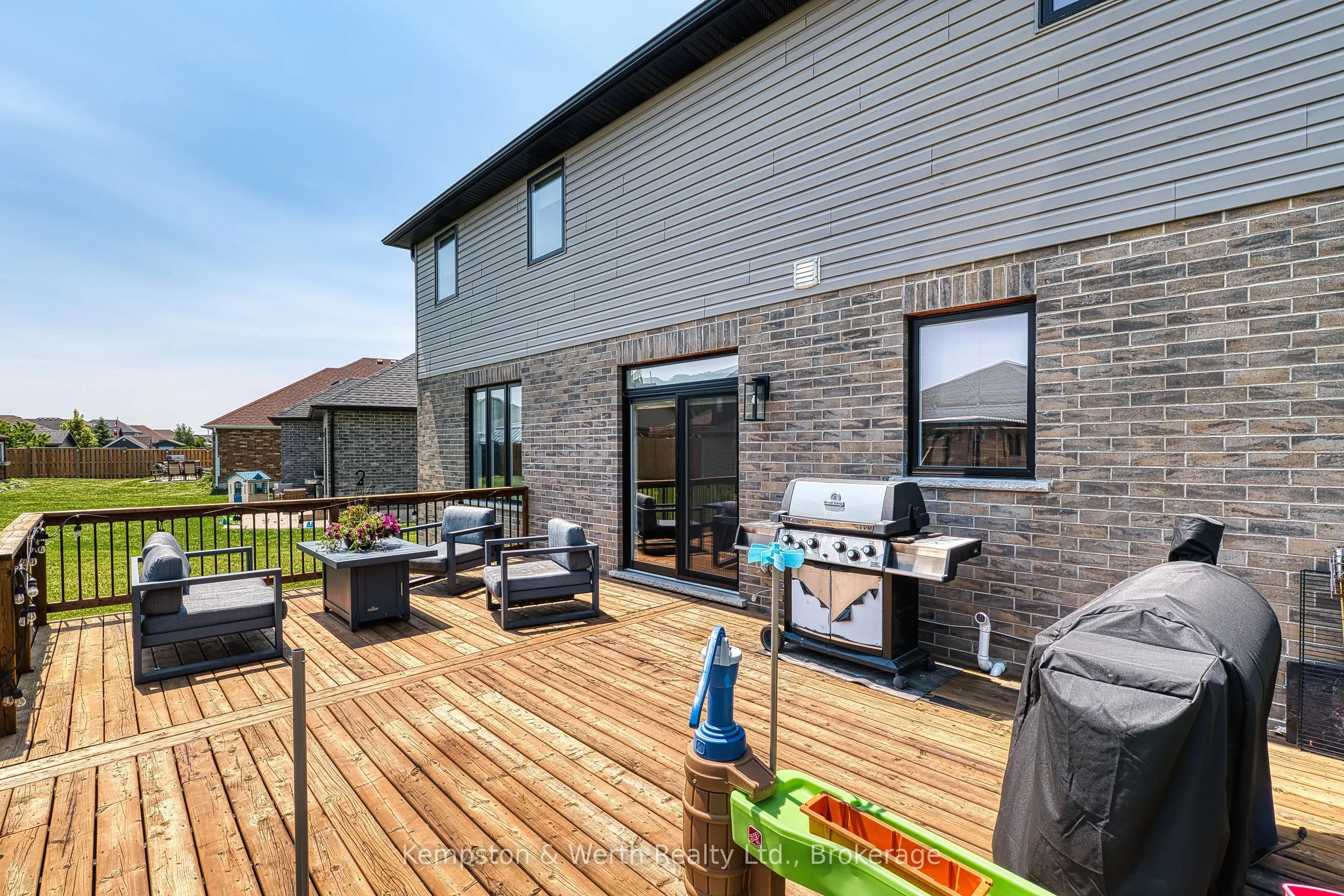 71 Forbes Crescent