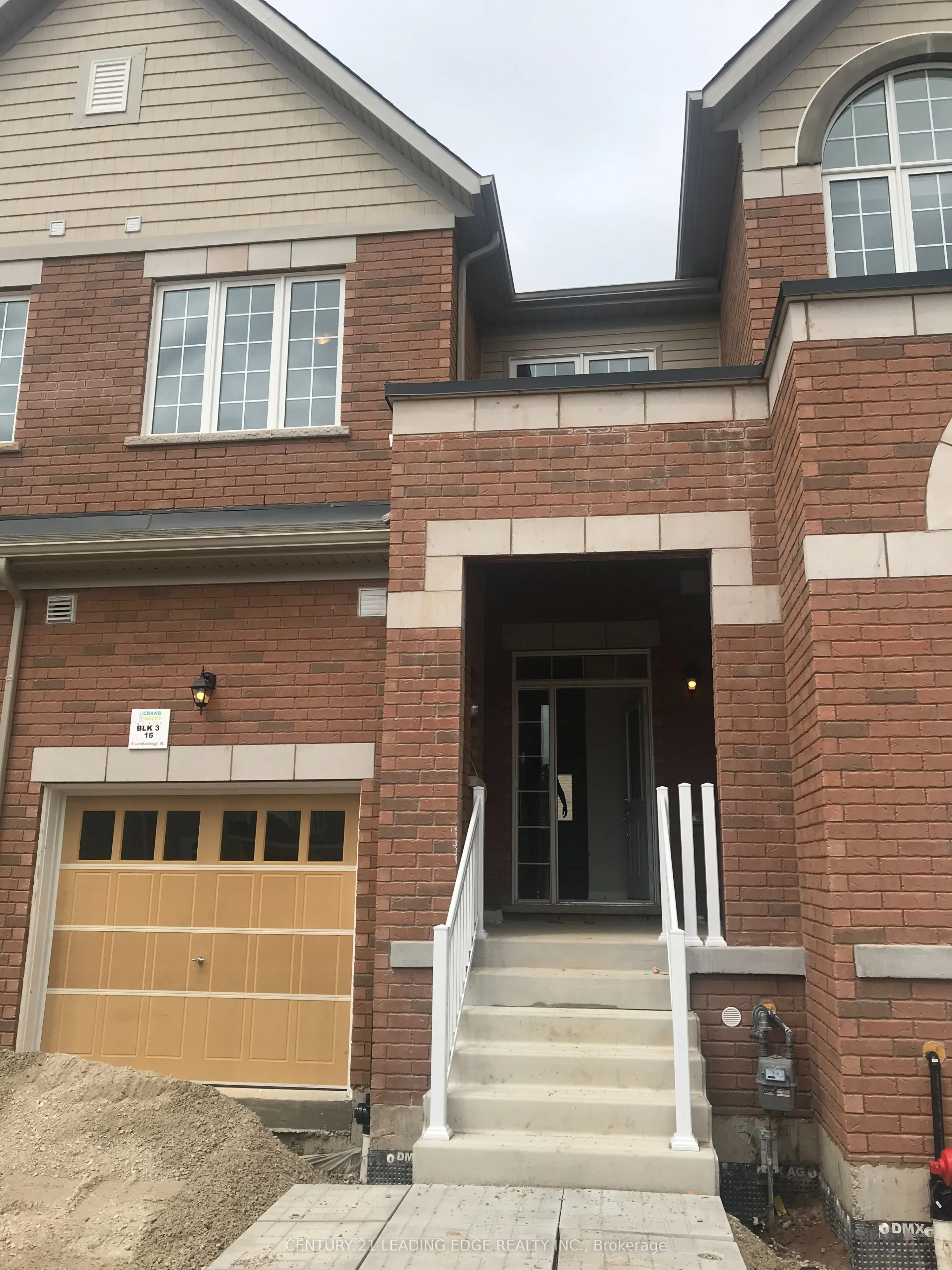 6 Landsborough Street, #ON