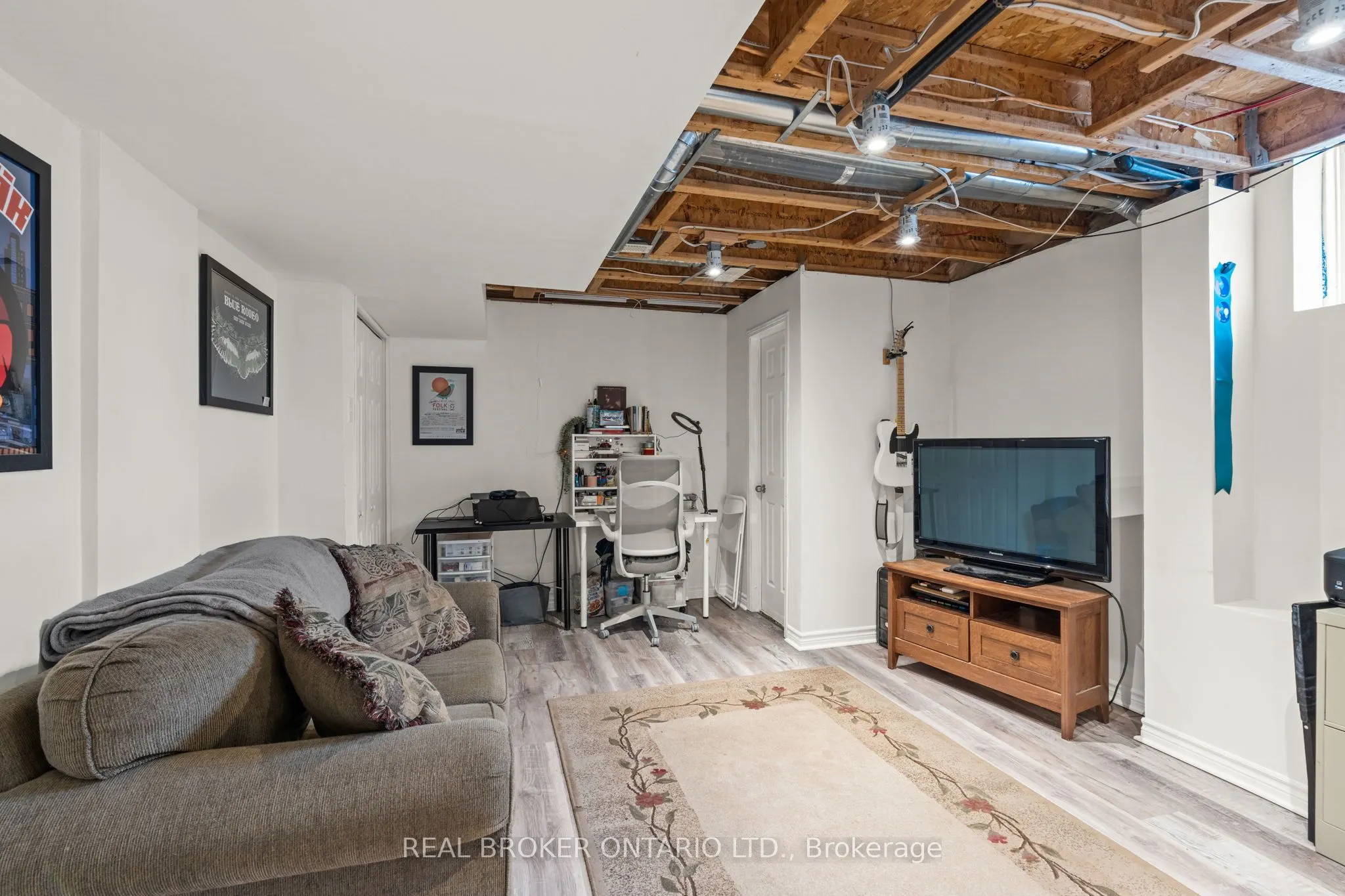 427 Vendevale Avenue