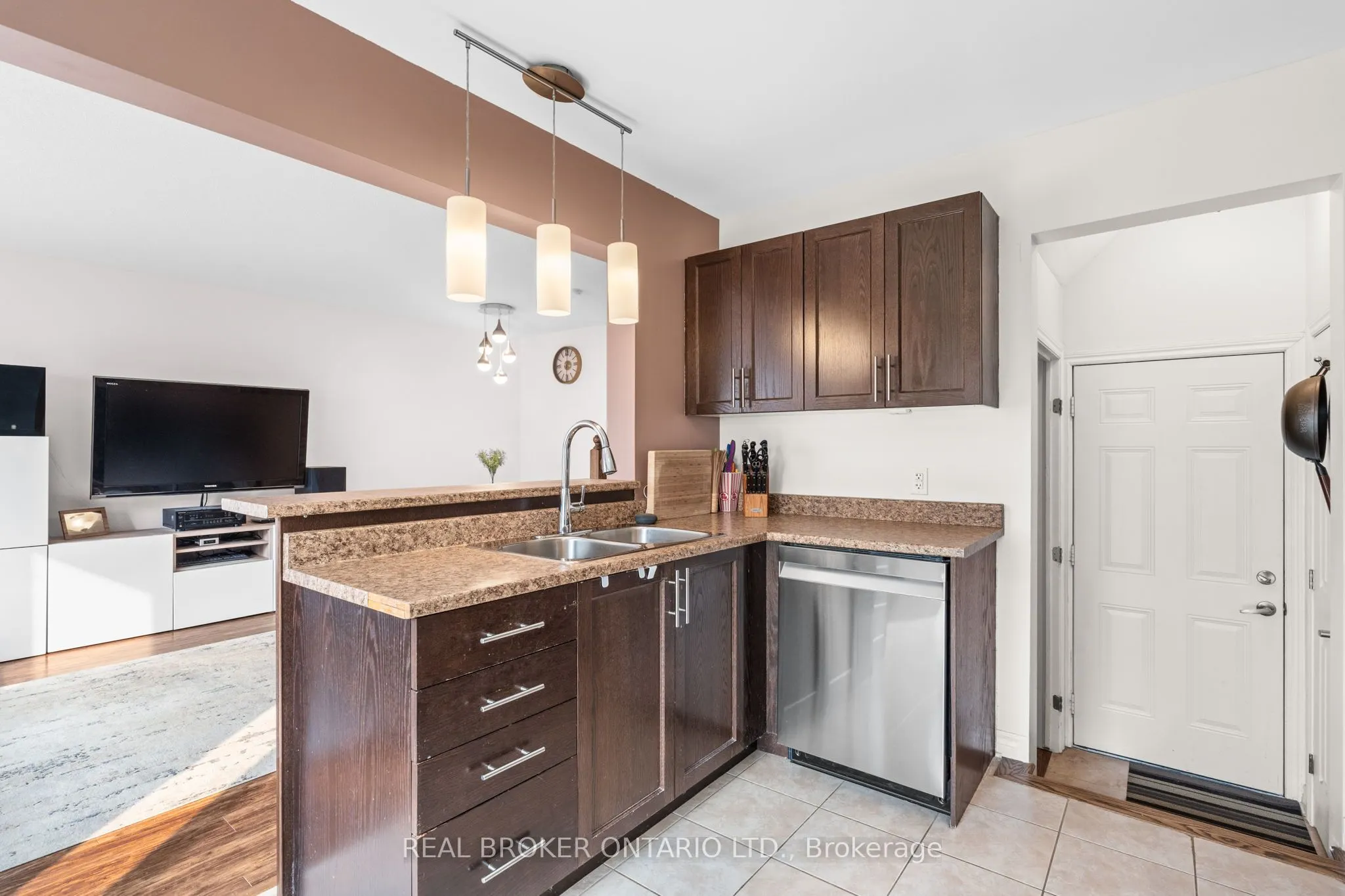 427 Vendevale Avenue