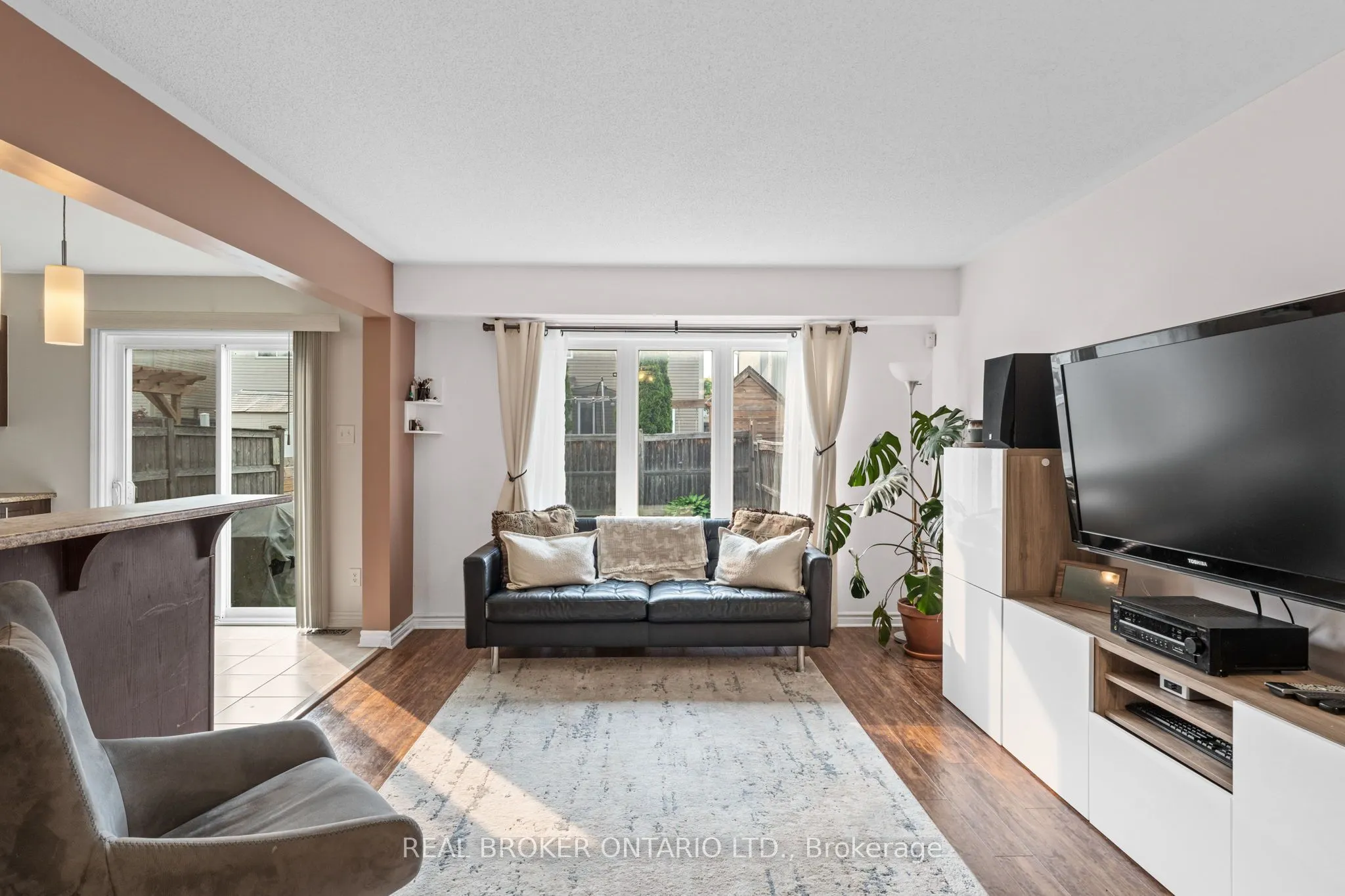 427 Vendevale Avenue