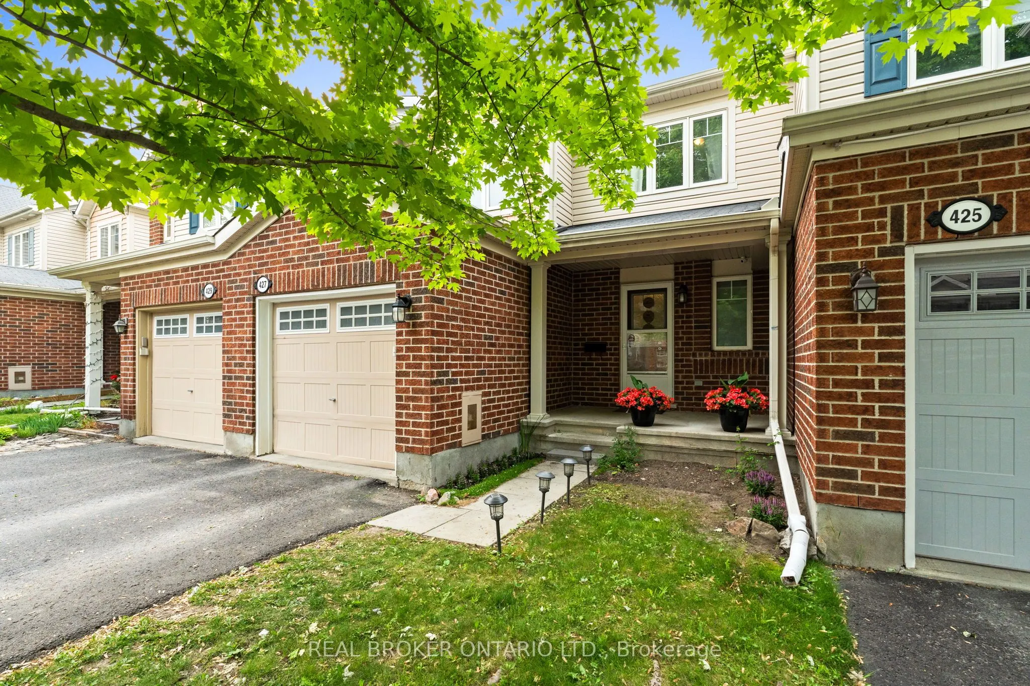 427 Vendevale Avenue