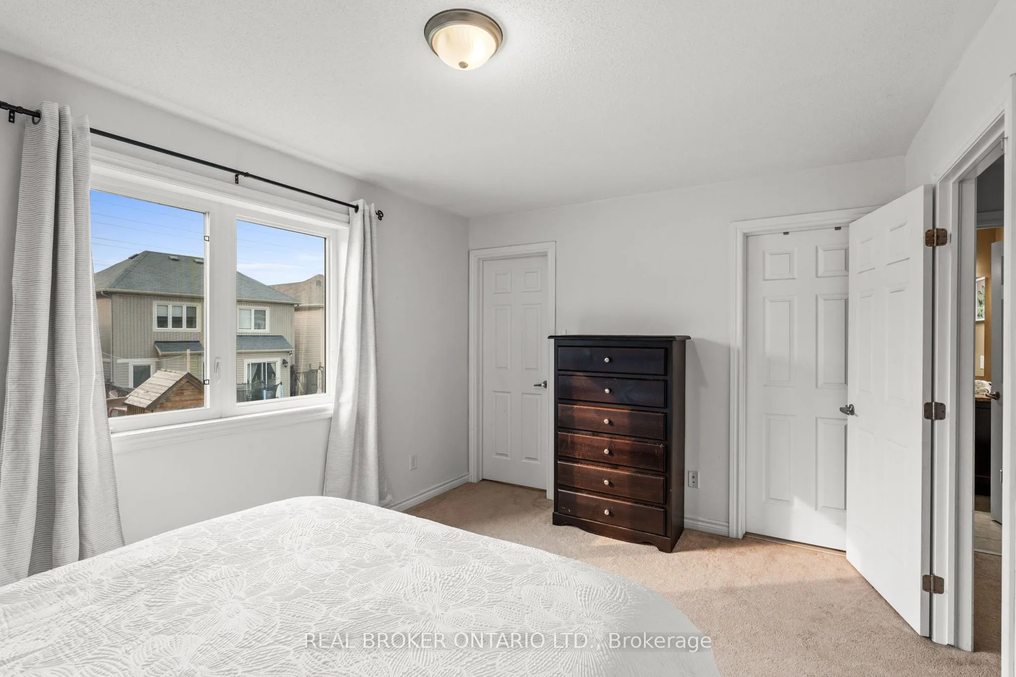 427 Vendevale Avenue